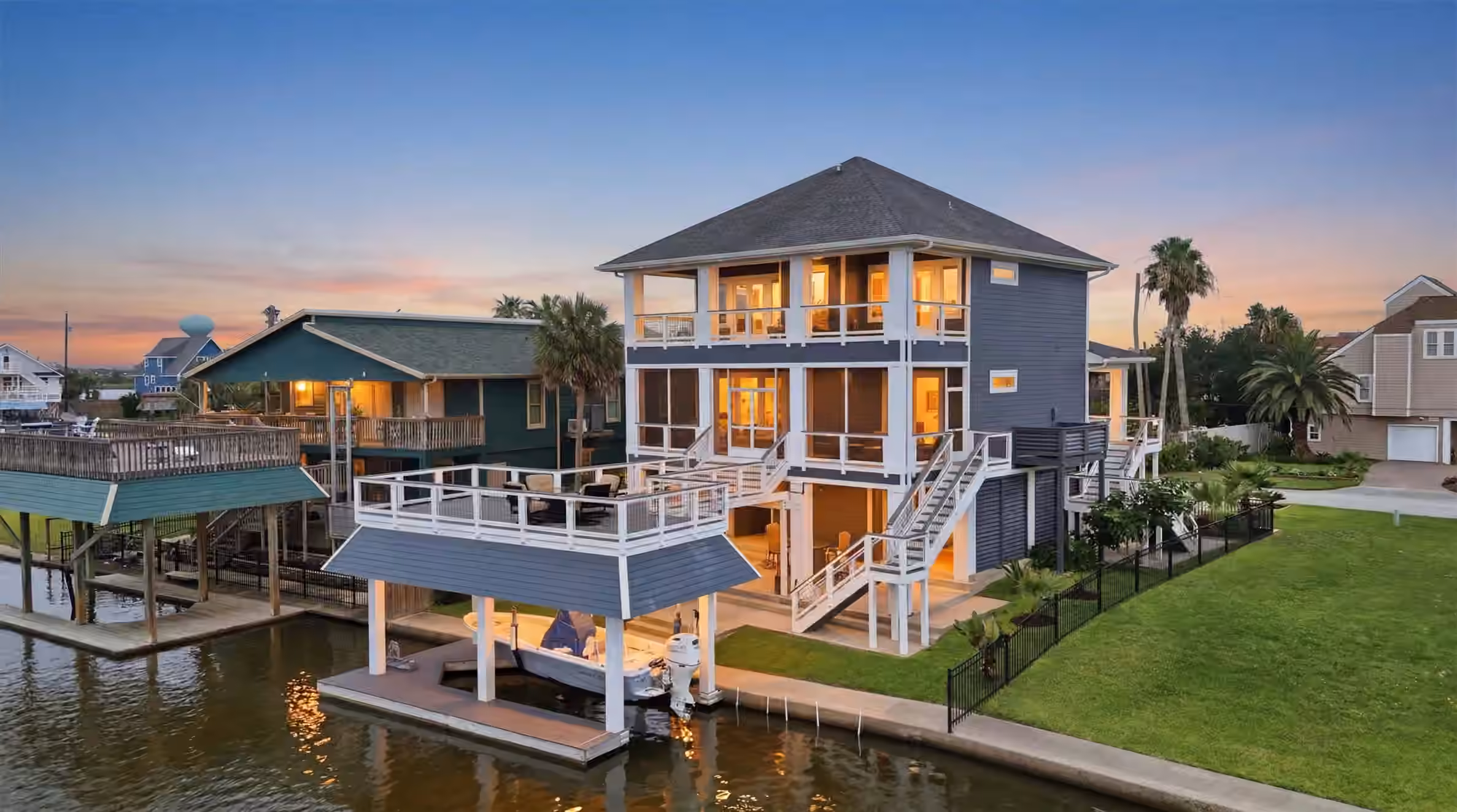 Photo of 12728 E Conquistador, Galveston, TX 77554