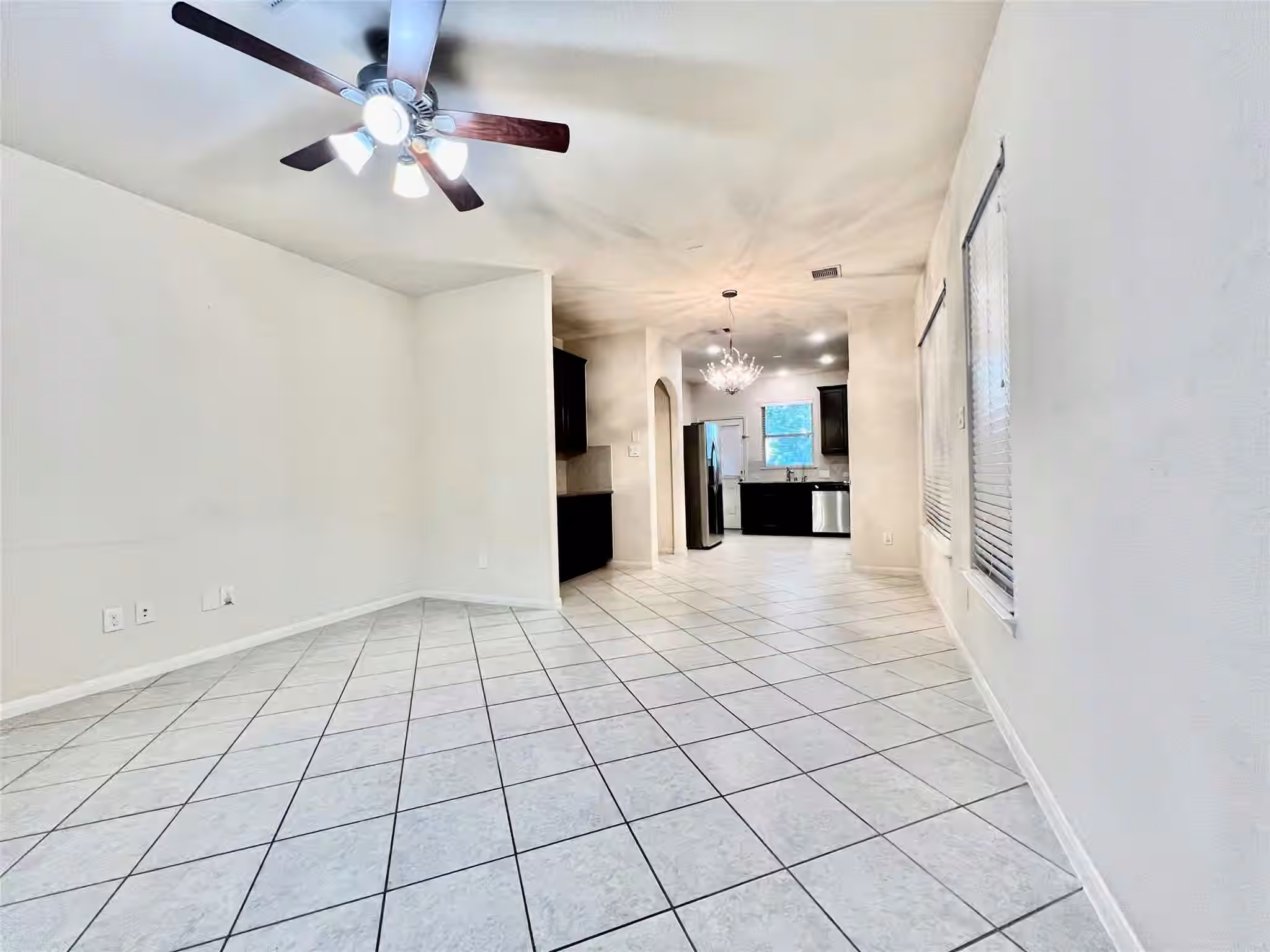 Photo 5 of 1907 Sophia Drive, Houston, TX