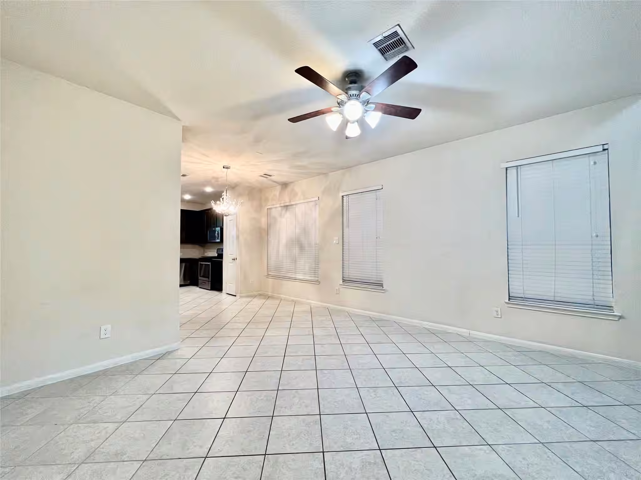 Photo 6 of 1907 Sophia Drive, Houston, TX