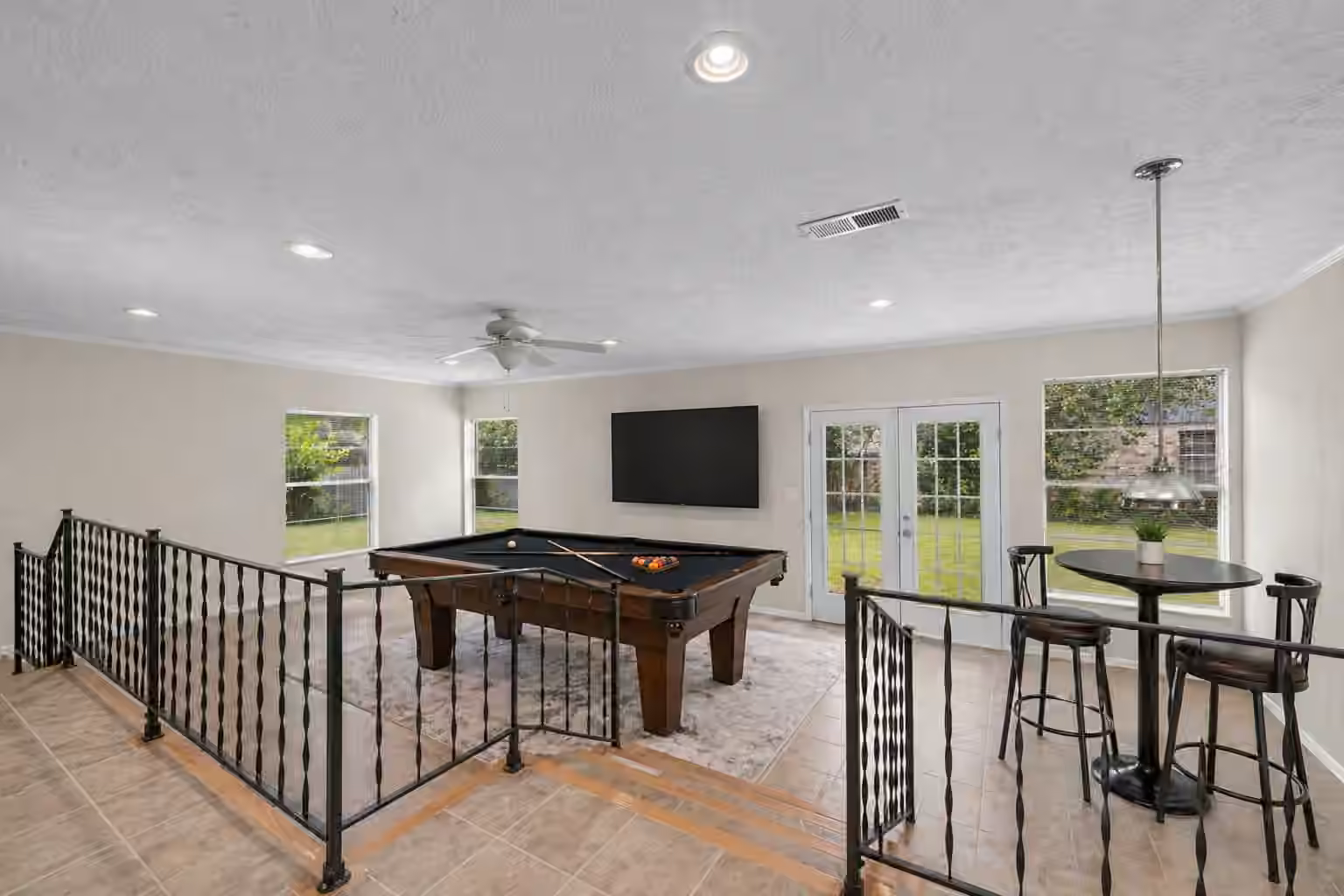 Photo 7 of 209 Summit Drive, Conroe, TX