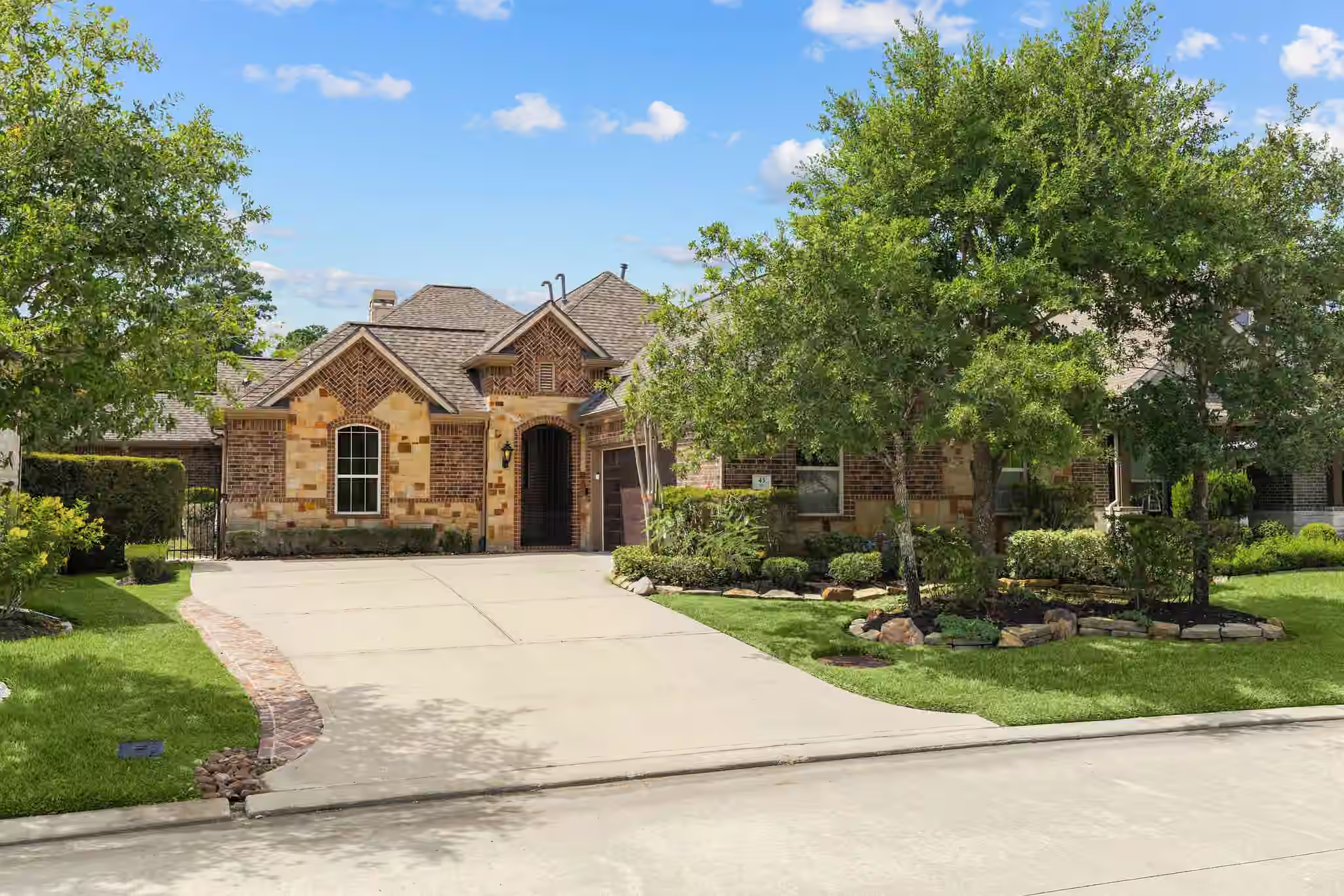 Photo of 43 Overland Heath Drive, Tomball, TX