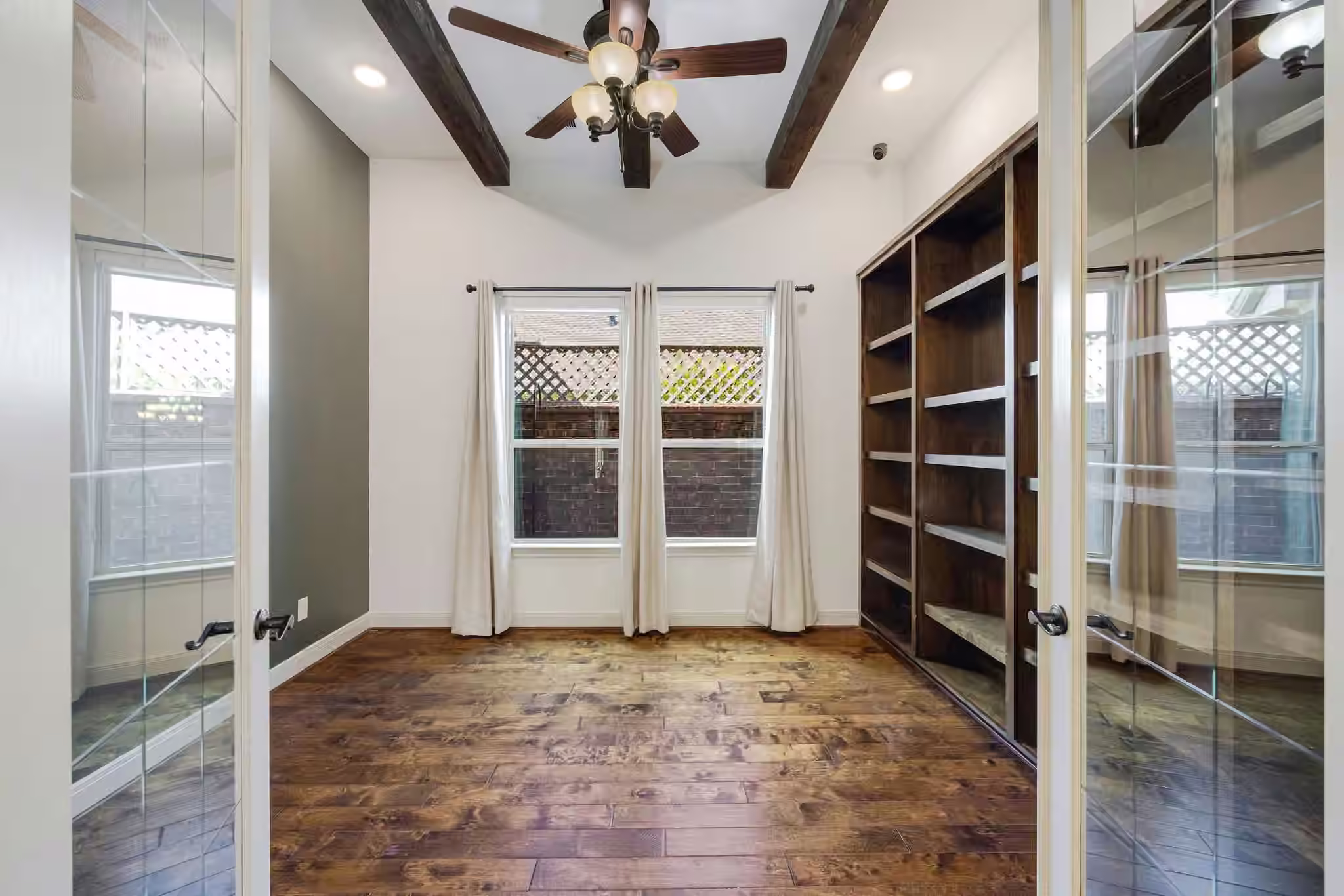 Photo 5 of 43 Overland Heath Drive, Tomball, TX