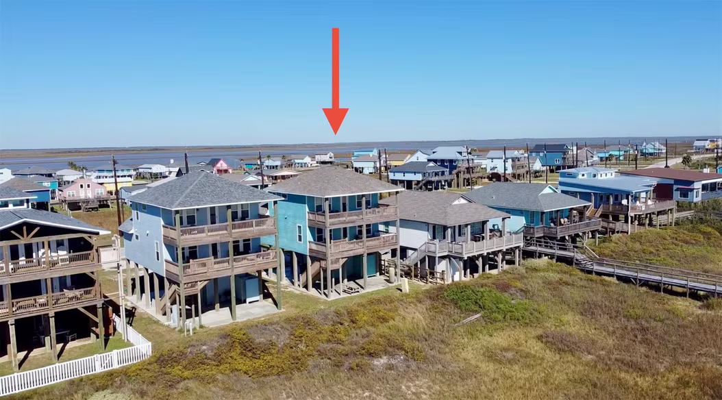 Photo of 4518 Blue Water Hwy, Freeport, TX 77541