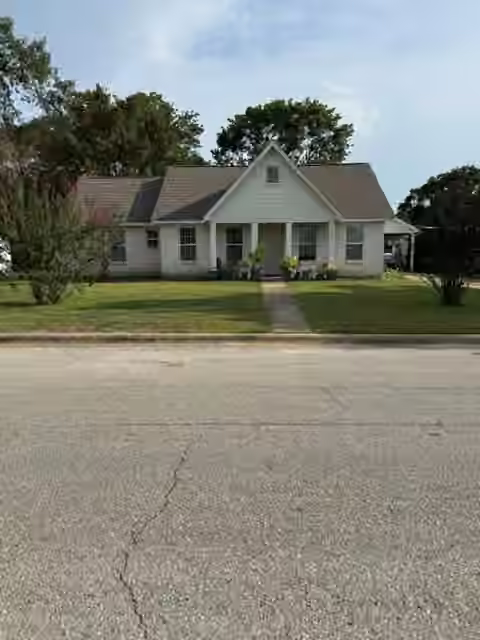 Photo 3 of 1025 Zach Road, Hempstead, TX