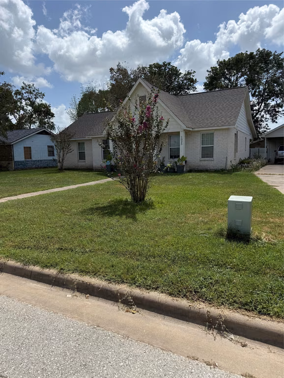 Photo 4 of 1025 Zach Road, Hempstead, TX