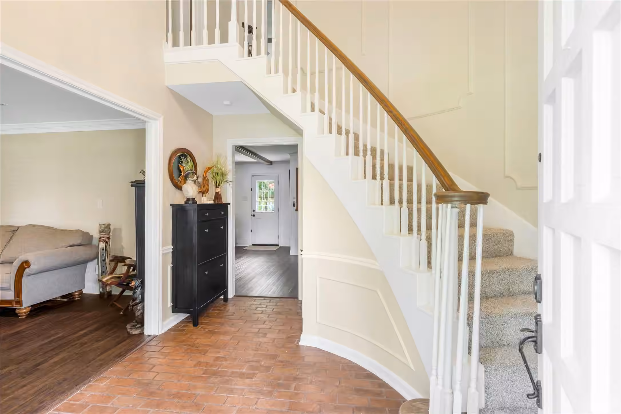Photo 5 of 906 Glouchester Lane, Houston, TX