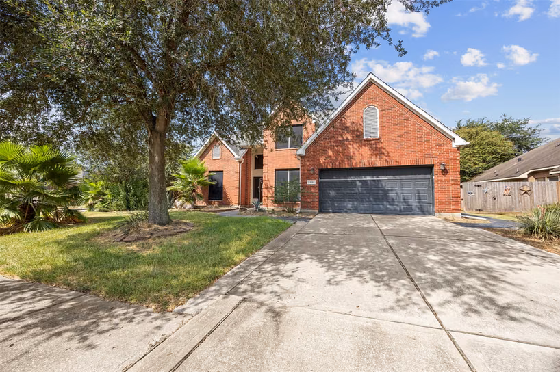 Photo of 122 Mossey Oak Drive, Baytown, TX 77520