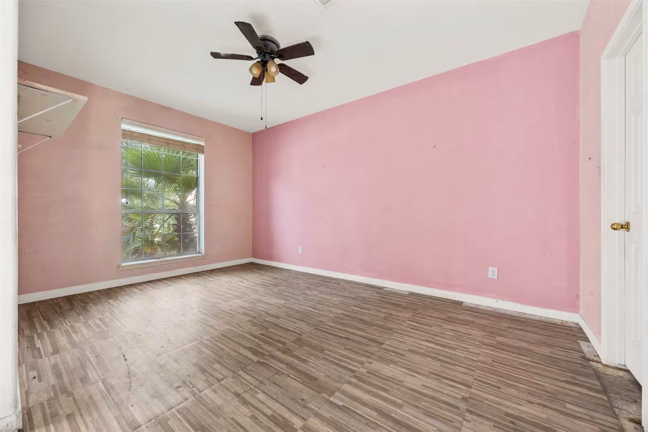 Photo 3 of 122 Mossey Oak Drive, Baytown, TX