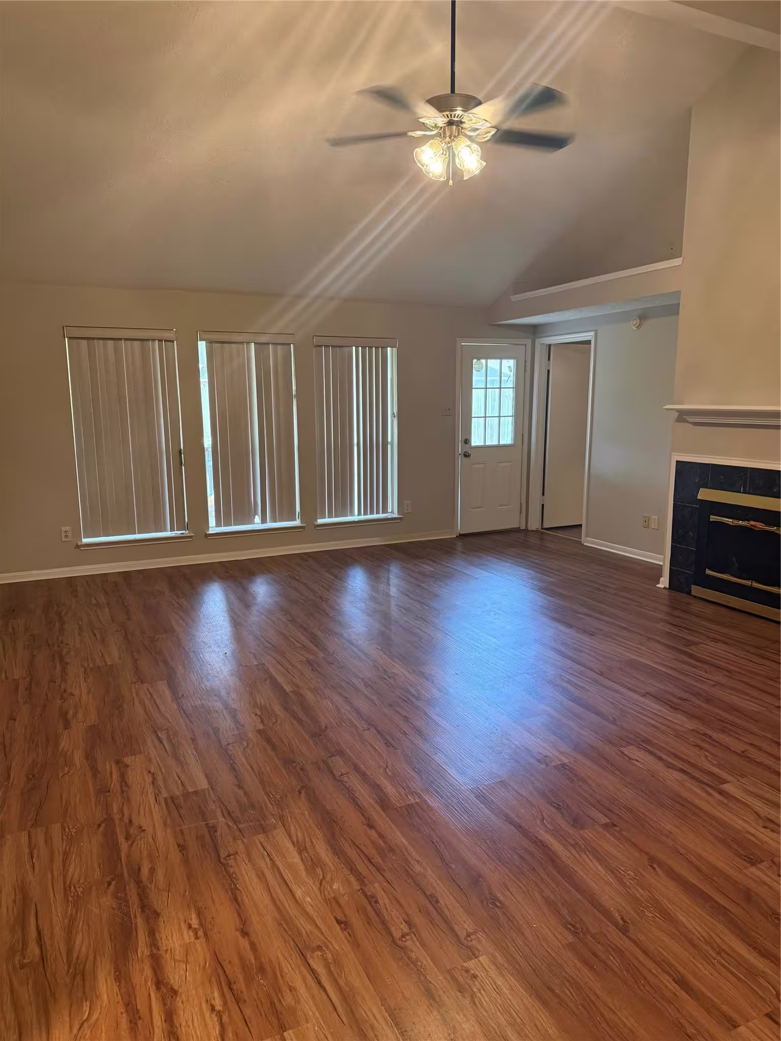 Photo 7 of 16611 PARLIAMENT DR, South Houston, TX