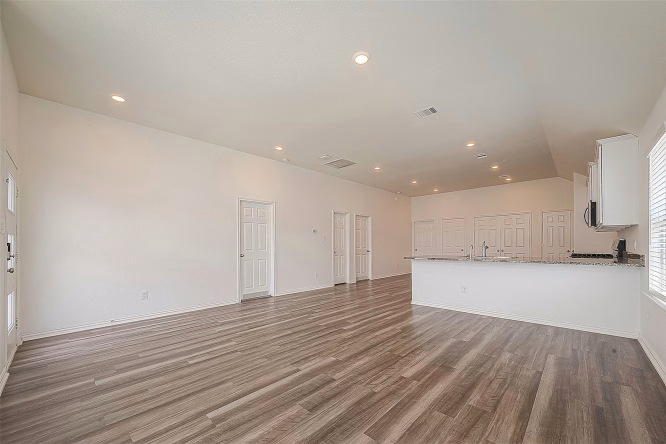 Photo 4 of 15726 Crosby Hall Drive, Humble, TX