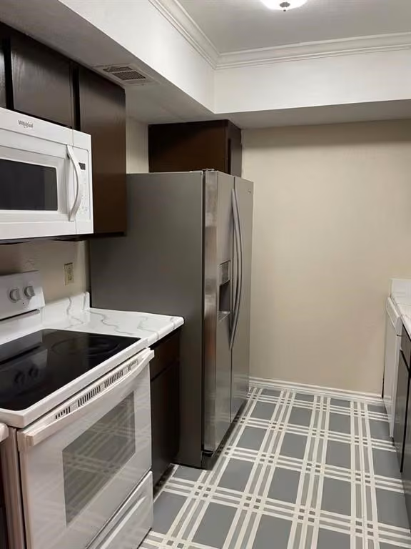 Photo 4 of 2820 S Bartell Drive 24, Houston, TX