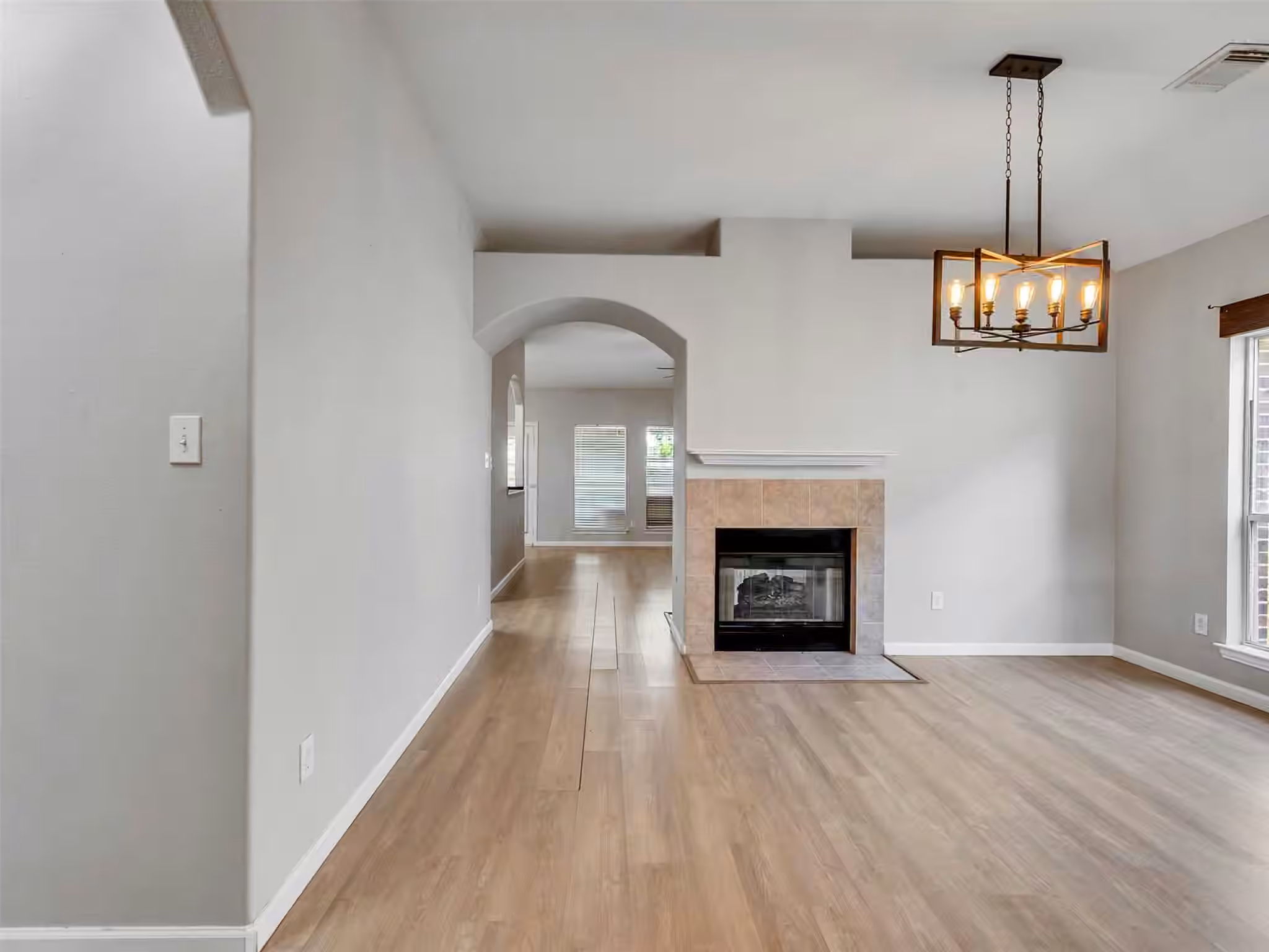 Photo 3 of 2310 Highland Crossing Drive, Conroe, TX