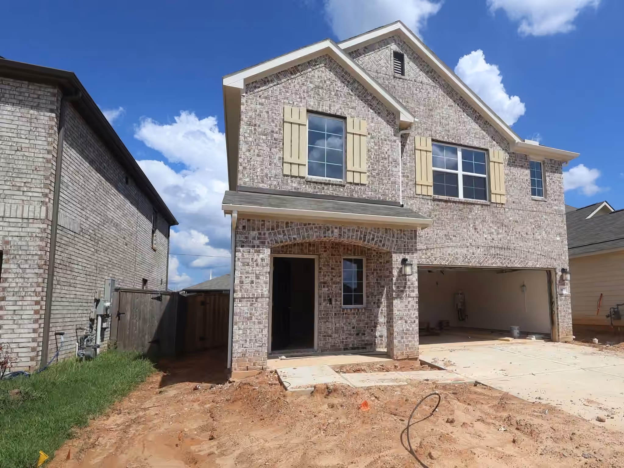 Photo 2 of 817 Village Brook Drive, Willis, TX