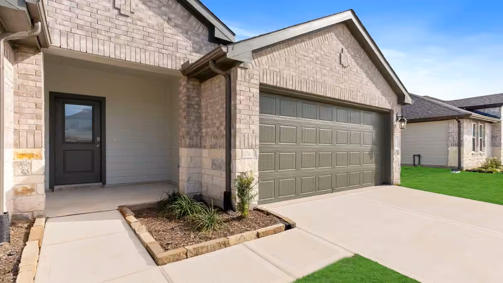 Photo 2 of 4920 Rosemary Creek Drive, Rosenberg, TX