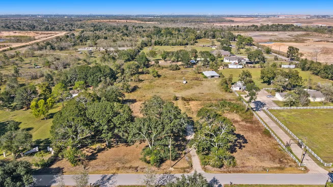 Photo 6 of 676 Evergreen Street, Fresno, TX