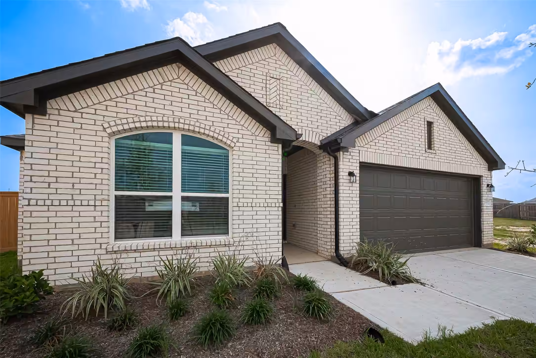 Photo 2 of 27327 Leeward Jetty Drive, Katy, TX