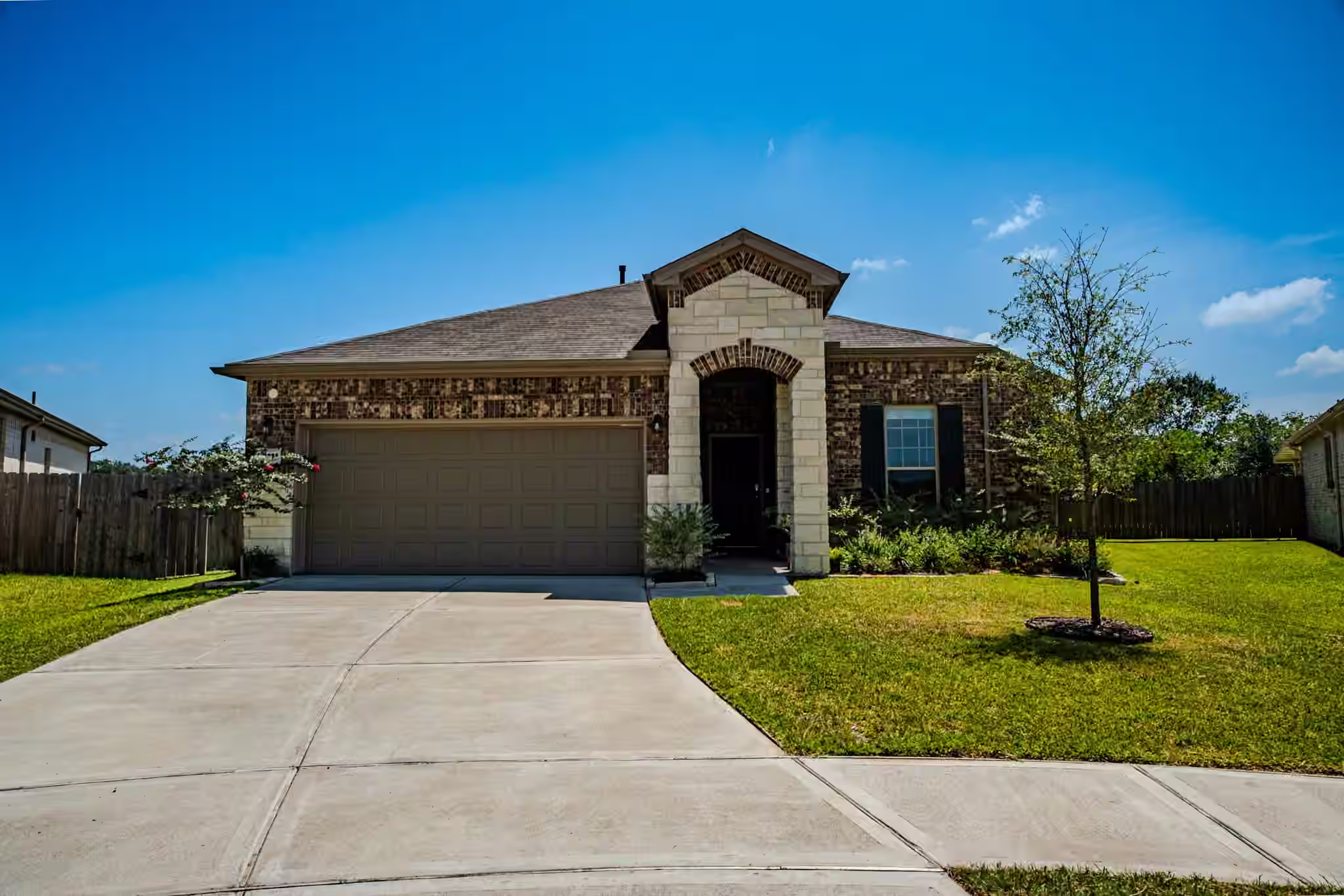 Photo 2 of 3111 Clydesdale Drive, Alvin, TX