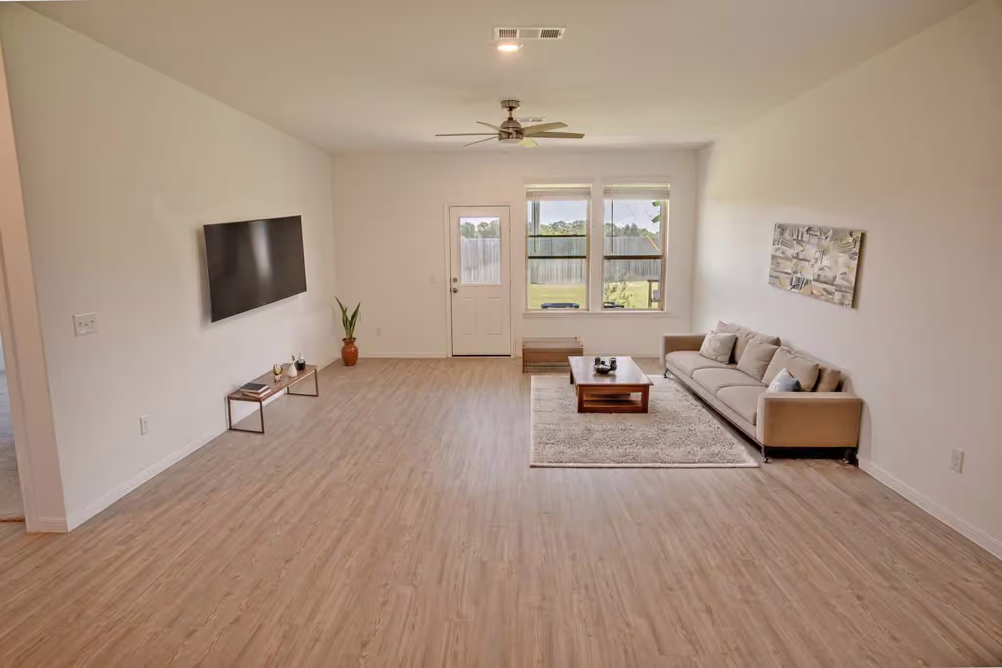 Photo 3 of 3111 Clydesdale Drive, Alvin, TX
