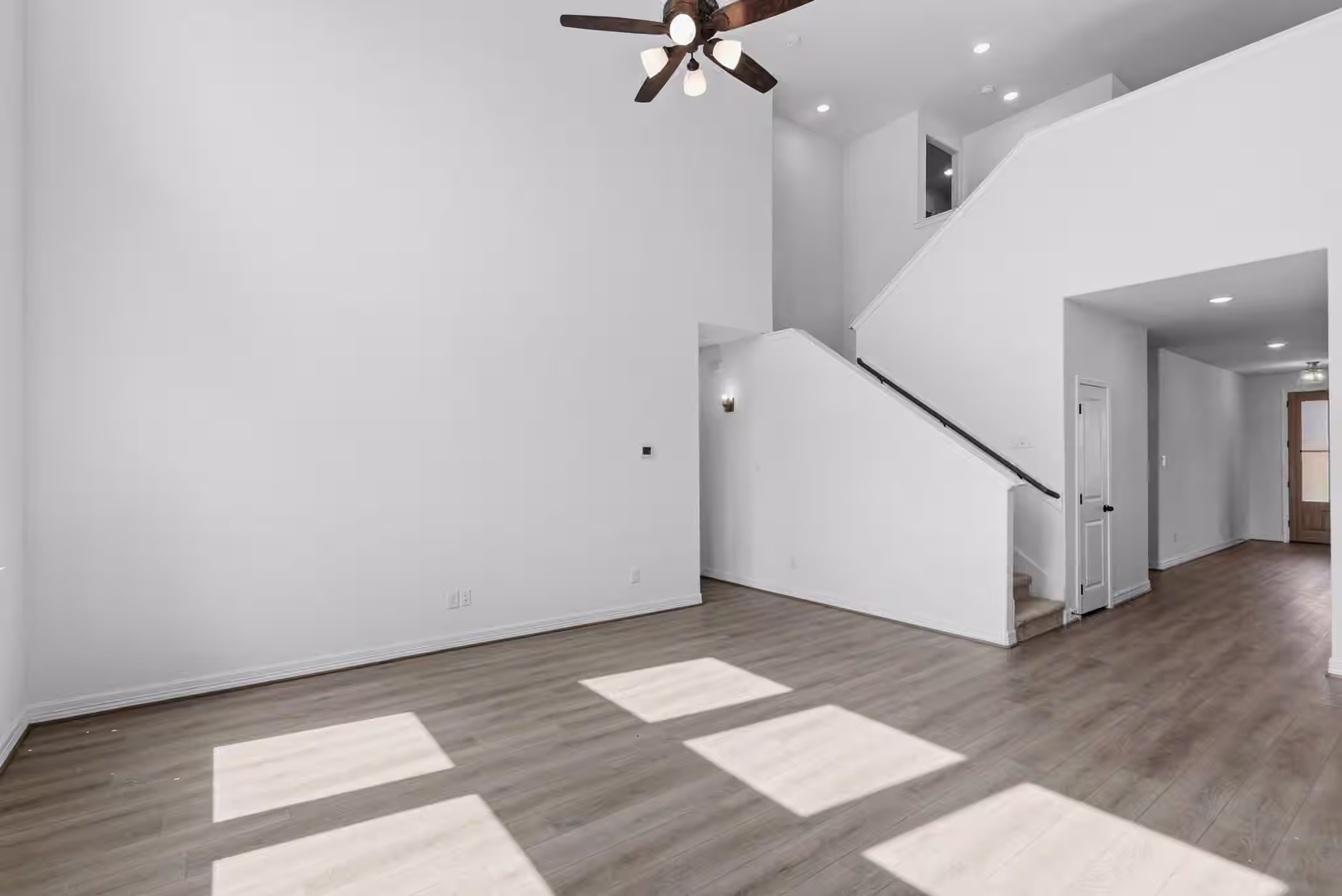 Photo 5 of 14806 Mission Avenue, Mont Belvieu, TX
