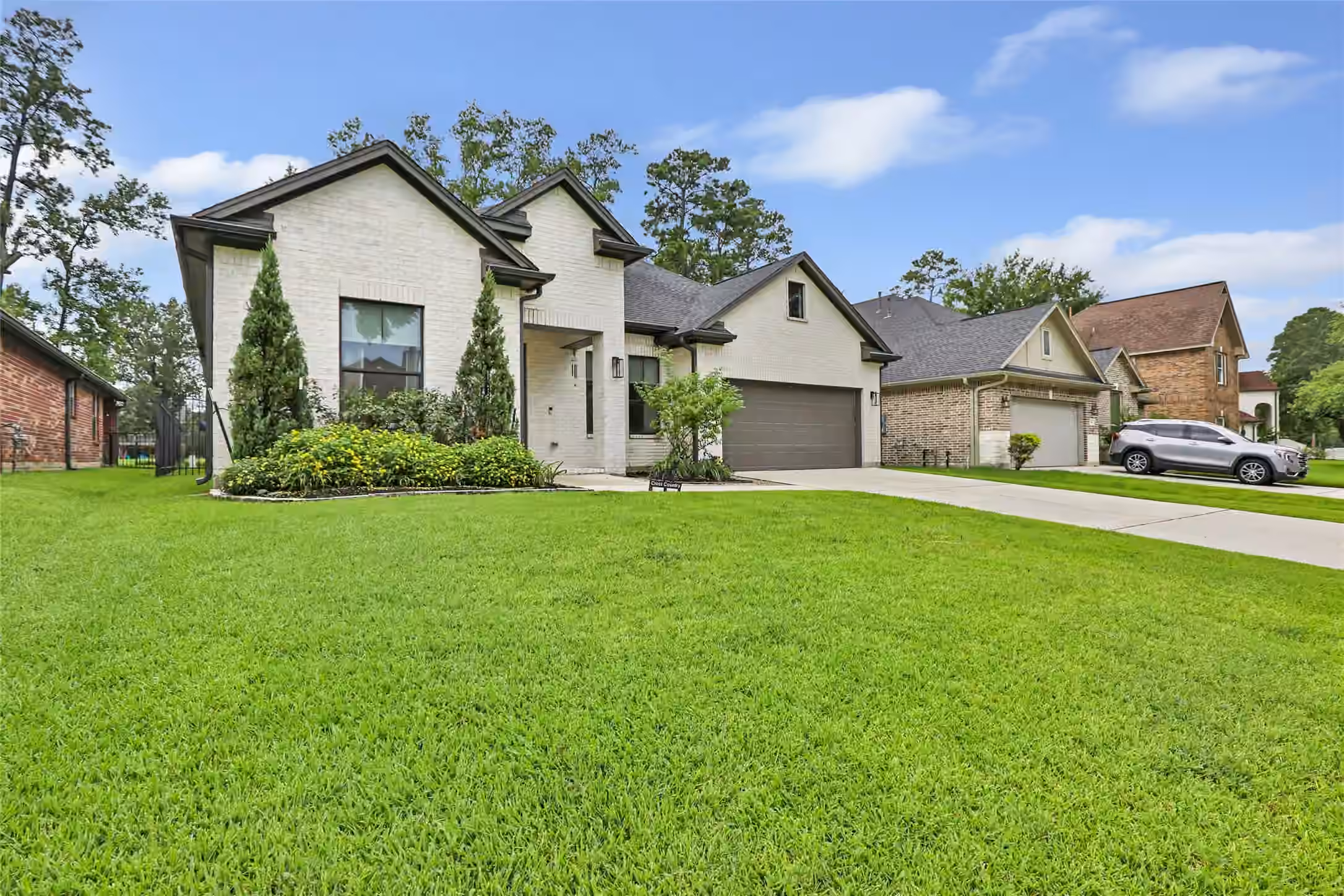 Photo 2 of 8310 Cross Country Drive, Humble, TX