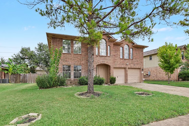 Photo 3 of 8823 Emerald Heights Lane, Houston, TX
