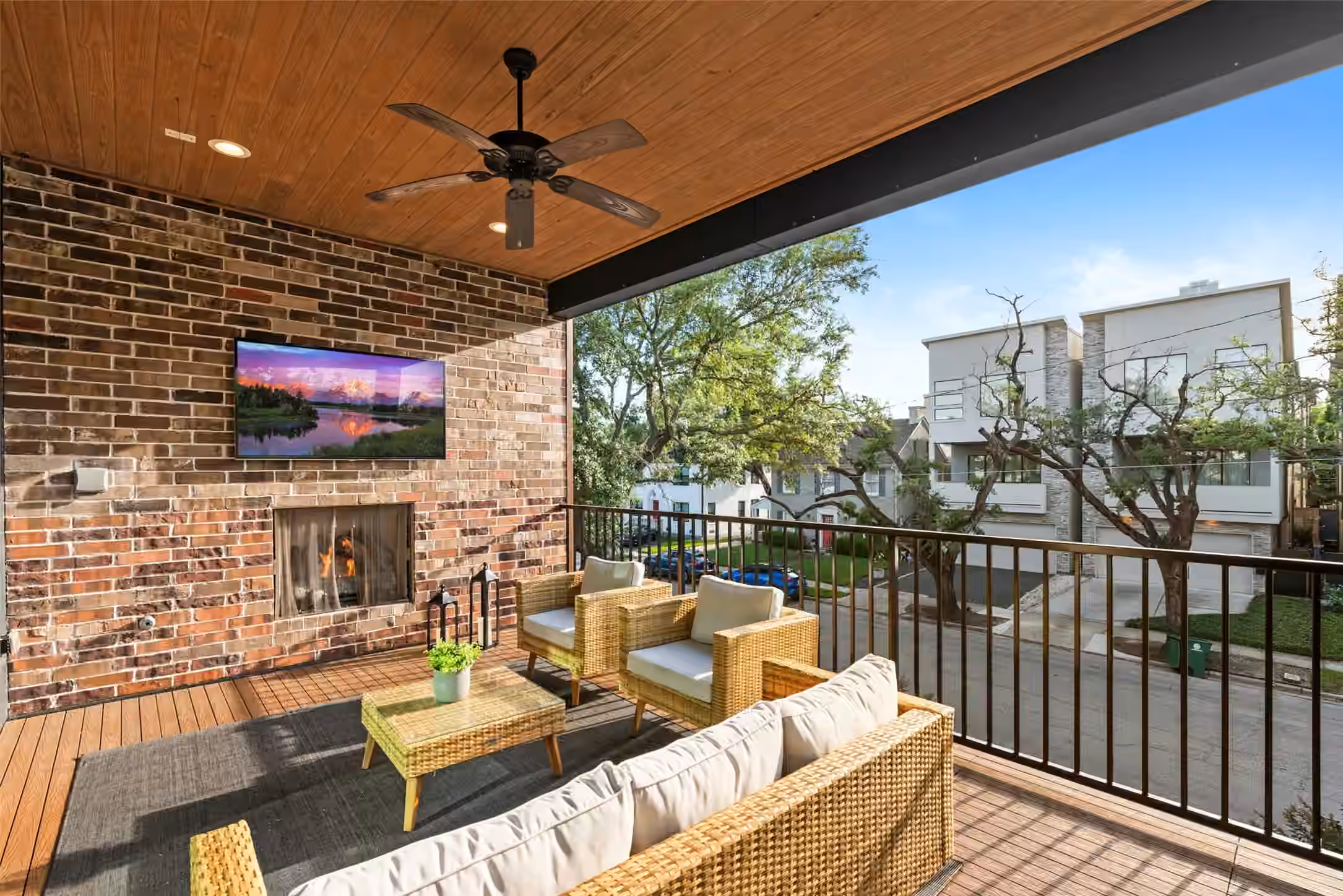Photo of 2621 Greenbriar Drive, Houston, TX