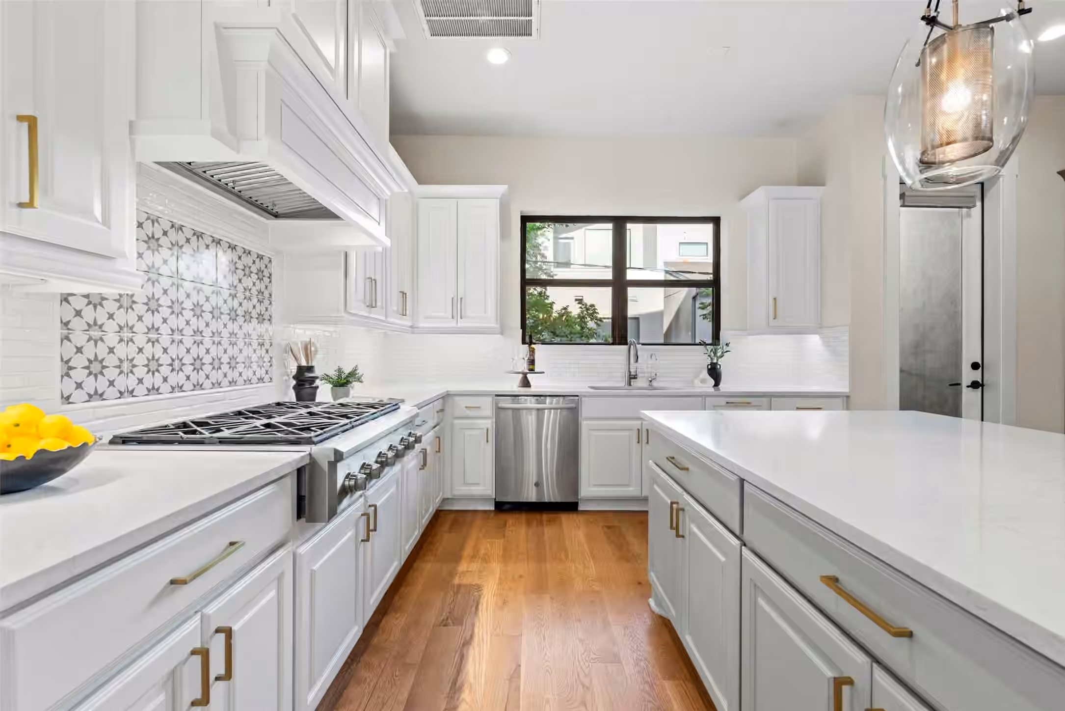 Photo 3 of 2621 Greenbriar Drive, Houston, TX