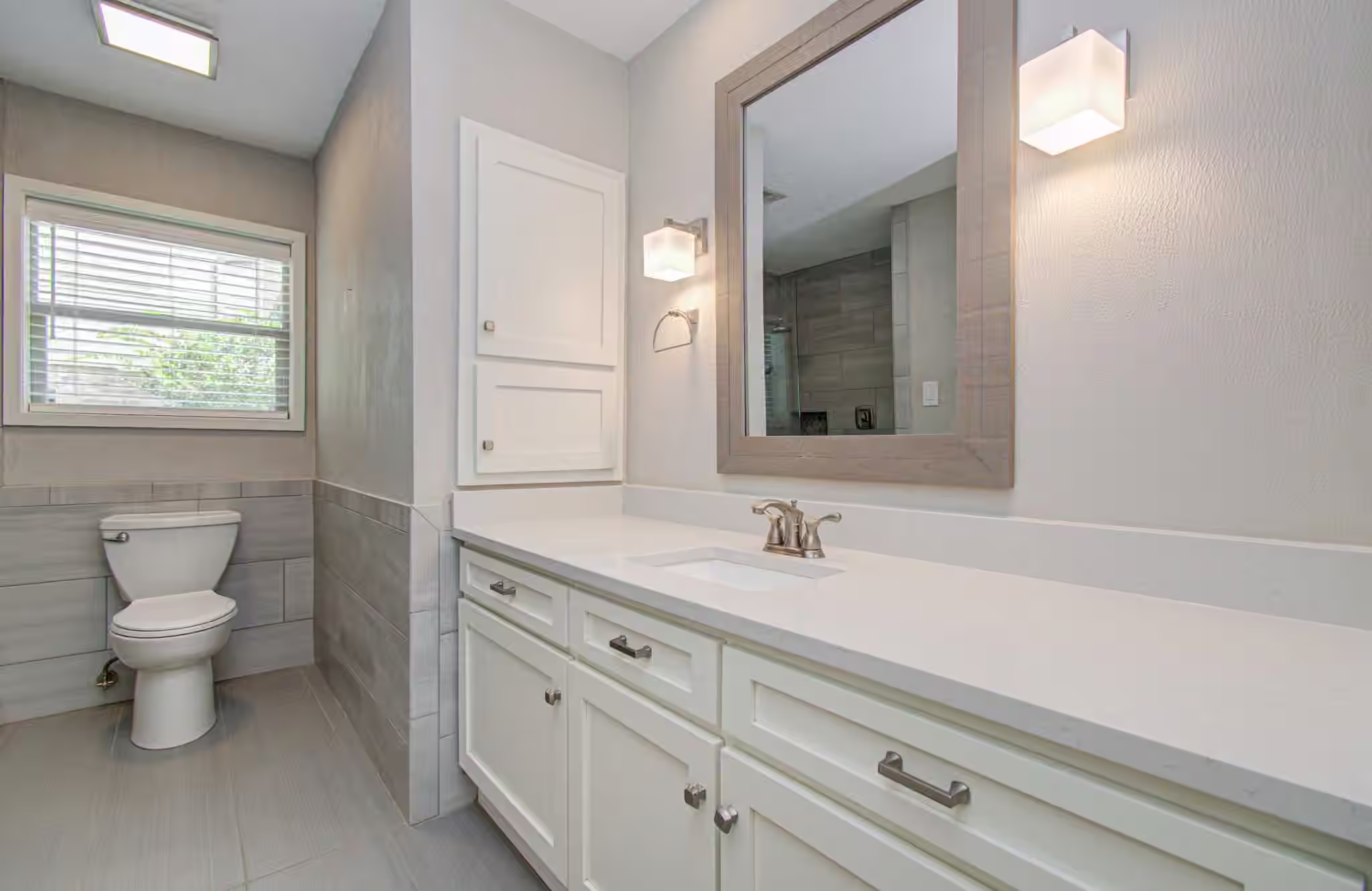 Photo 7 of 10715 Candlewood Drive, Houston, TX