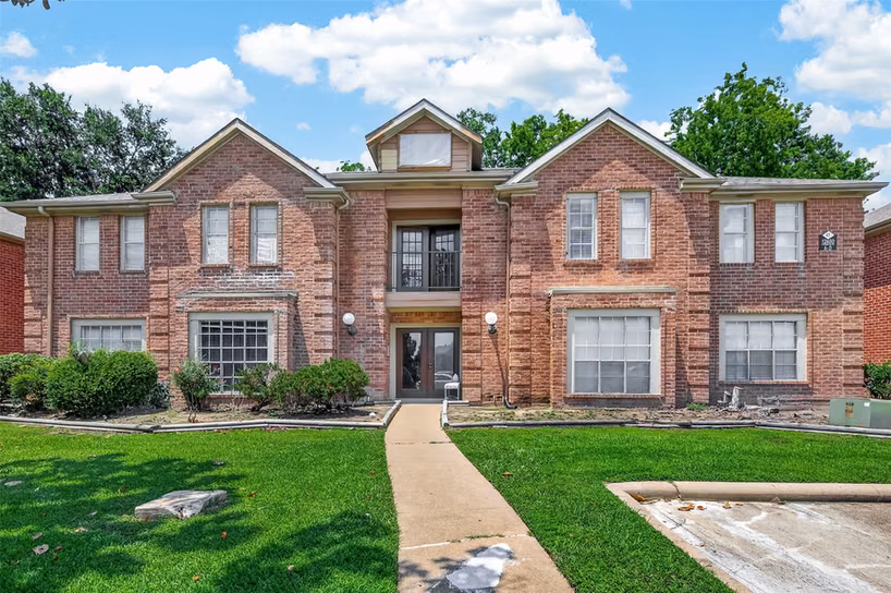 Photo 2 of 12400 overbrook ln 41b, Houston, TX