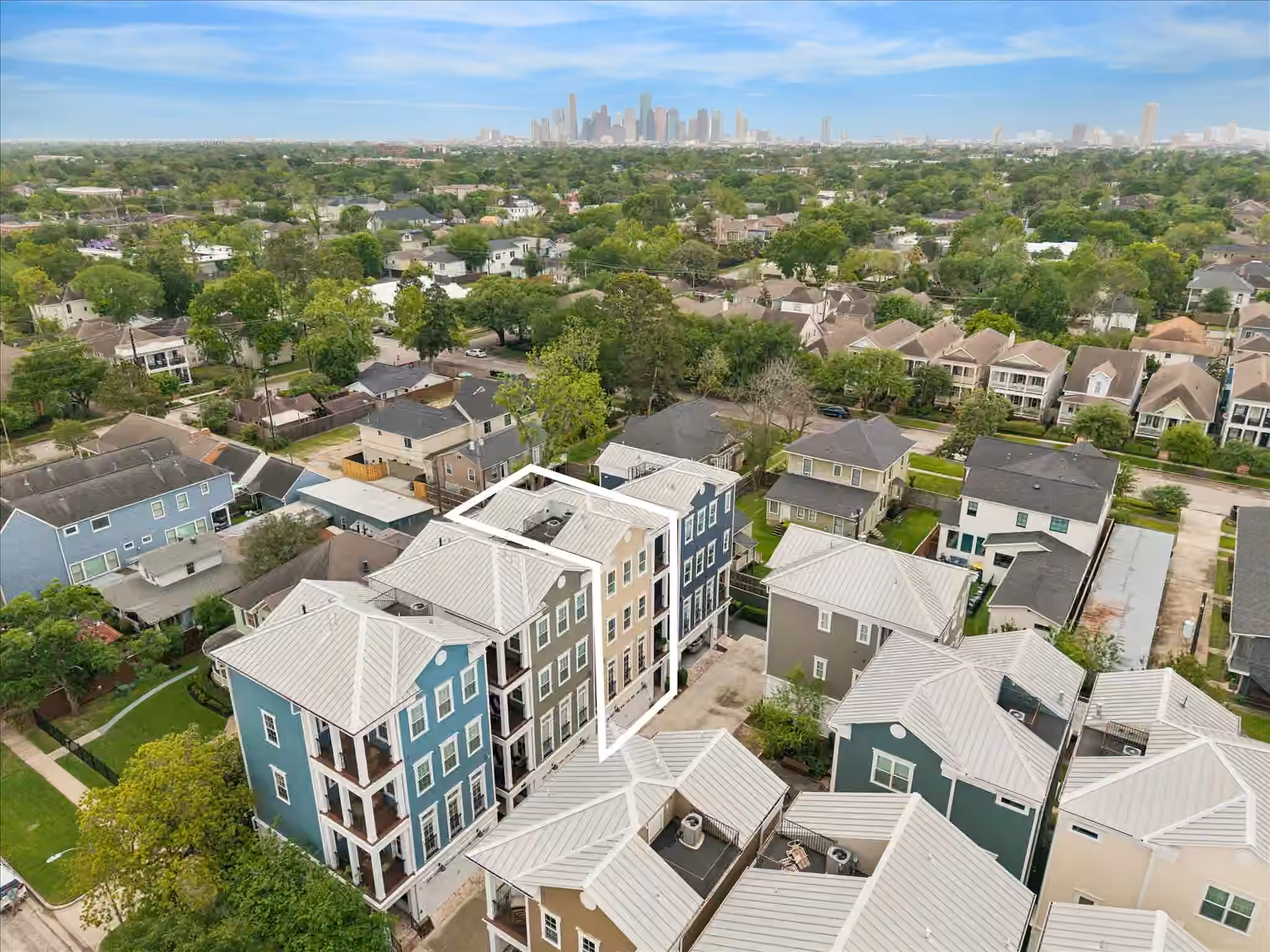 Photo 3 of 326 W 18th Street, Houston, TX