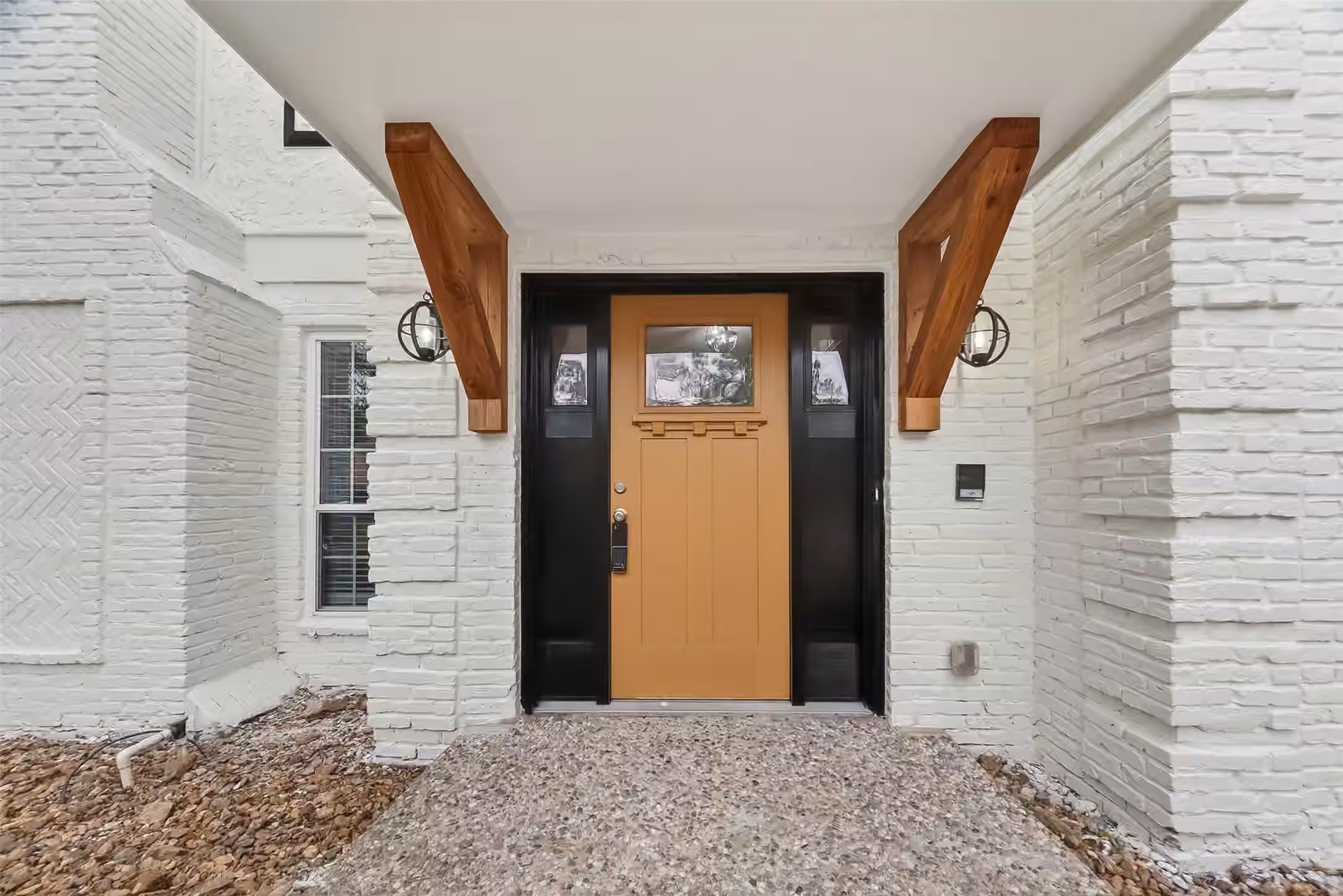 Photo 3 of 2402 Oak Shores Drive, Houston, TX