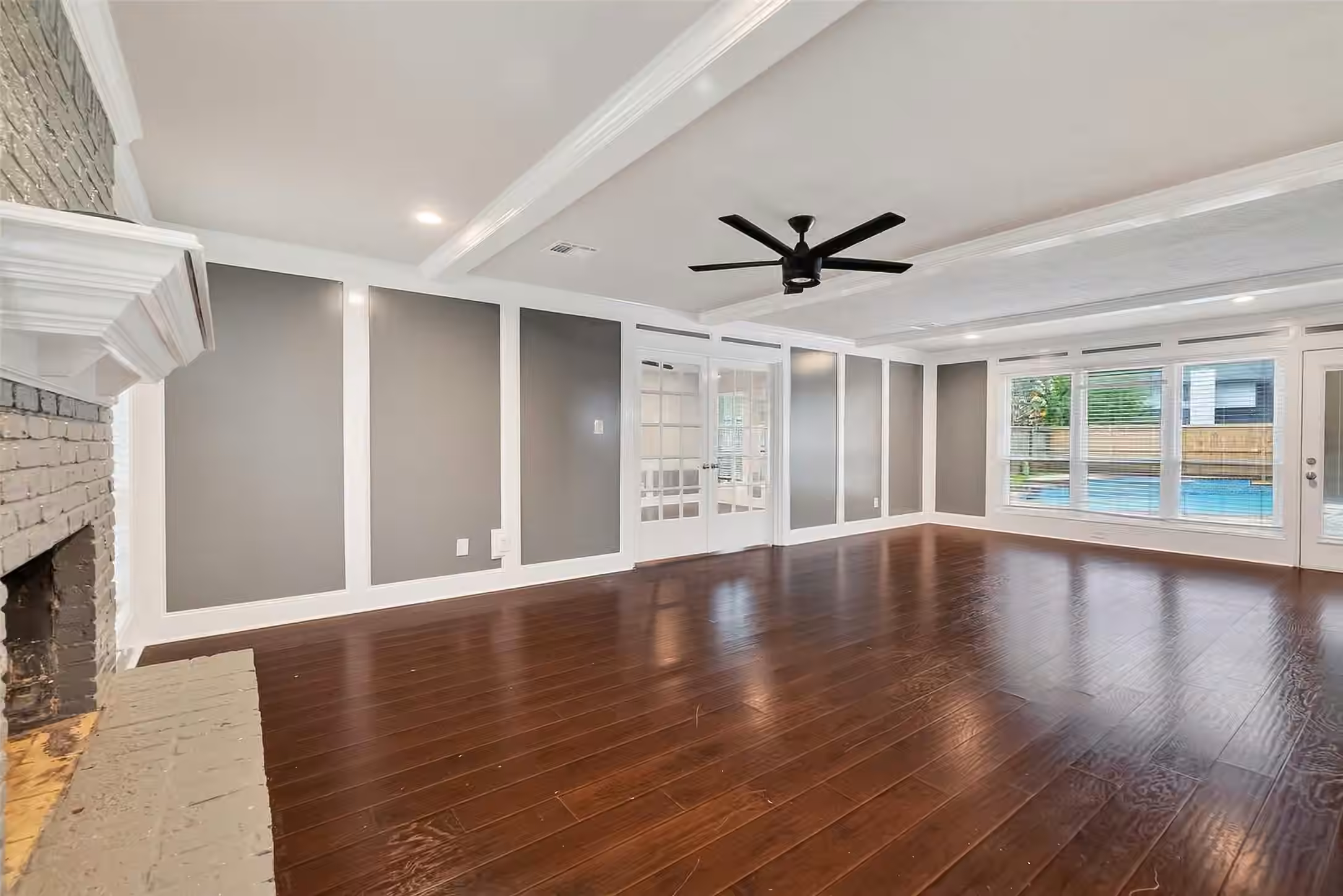 Photo 4 of 2402 Oak Shores Drive, Houston, TX