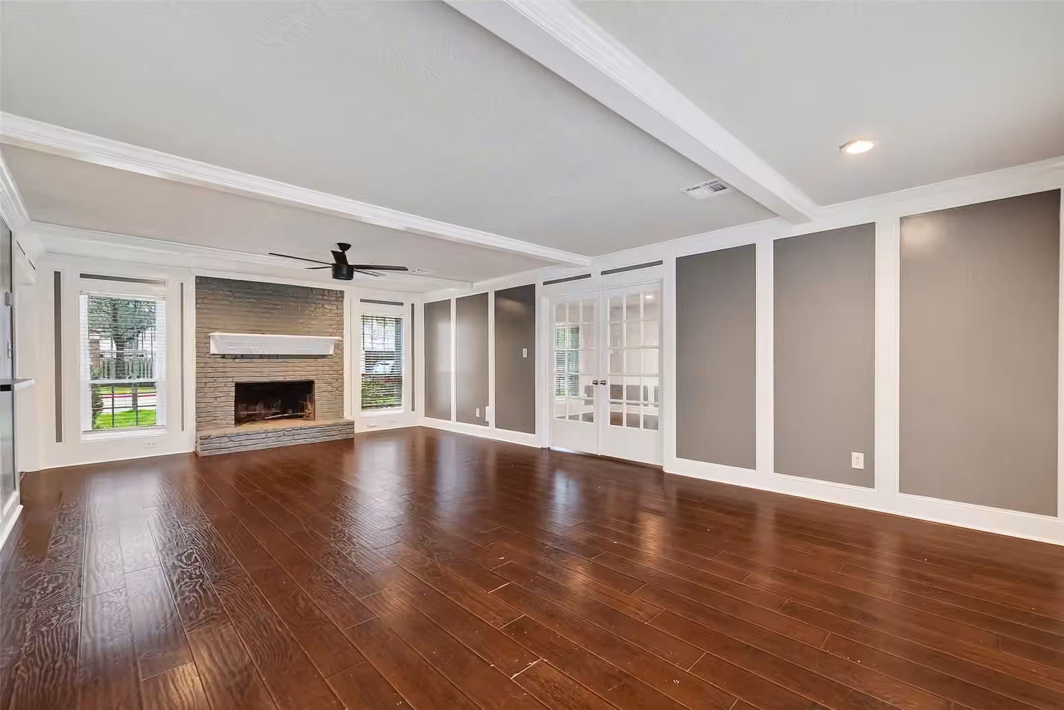 Photo 5 of 2402 Oak Shores Drive, Houston, TX