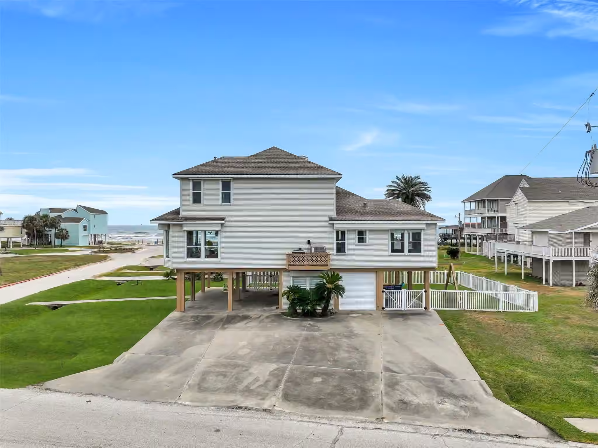 Photo 3 of 4203 Campeche Court, Galveston, TX