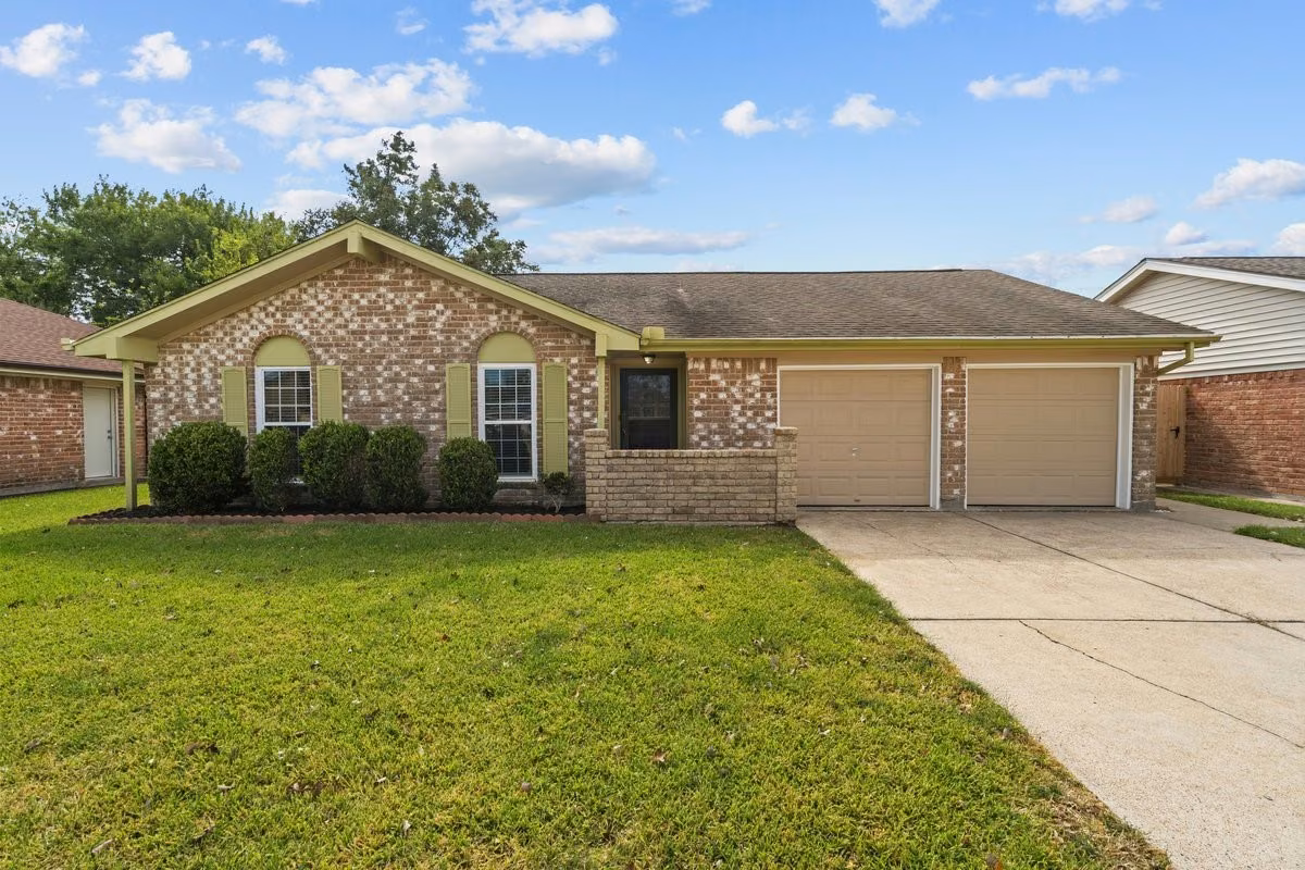 Photo of 2813 33rd Avenue N, Texas City, TX 77590