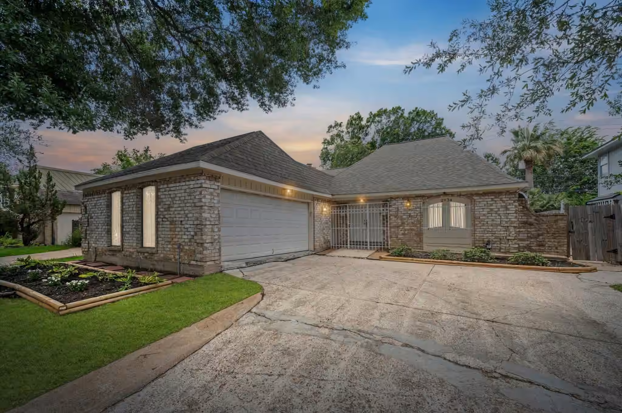 Photo of 2934 Ashford Trail Drive, Houston, TX 77082