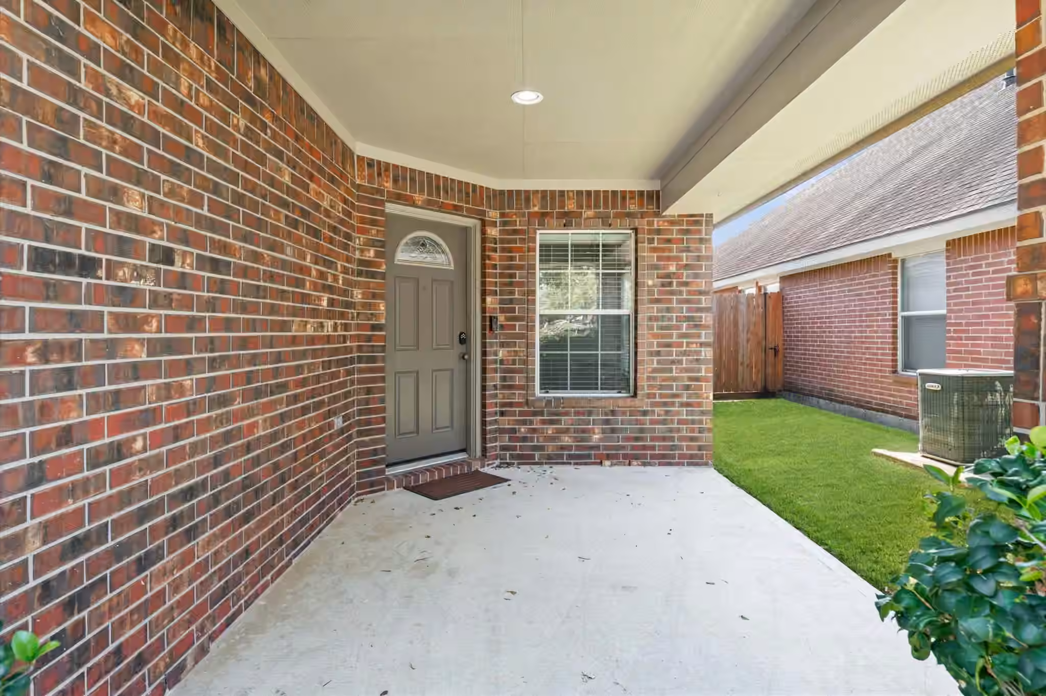 Photo 2 of 3902 Pine Forest Green Boulevard, Houston, TX
