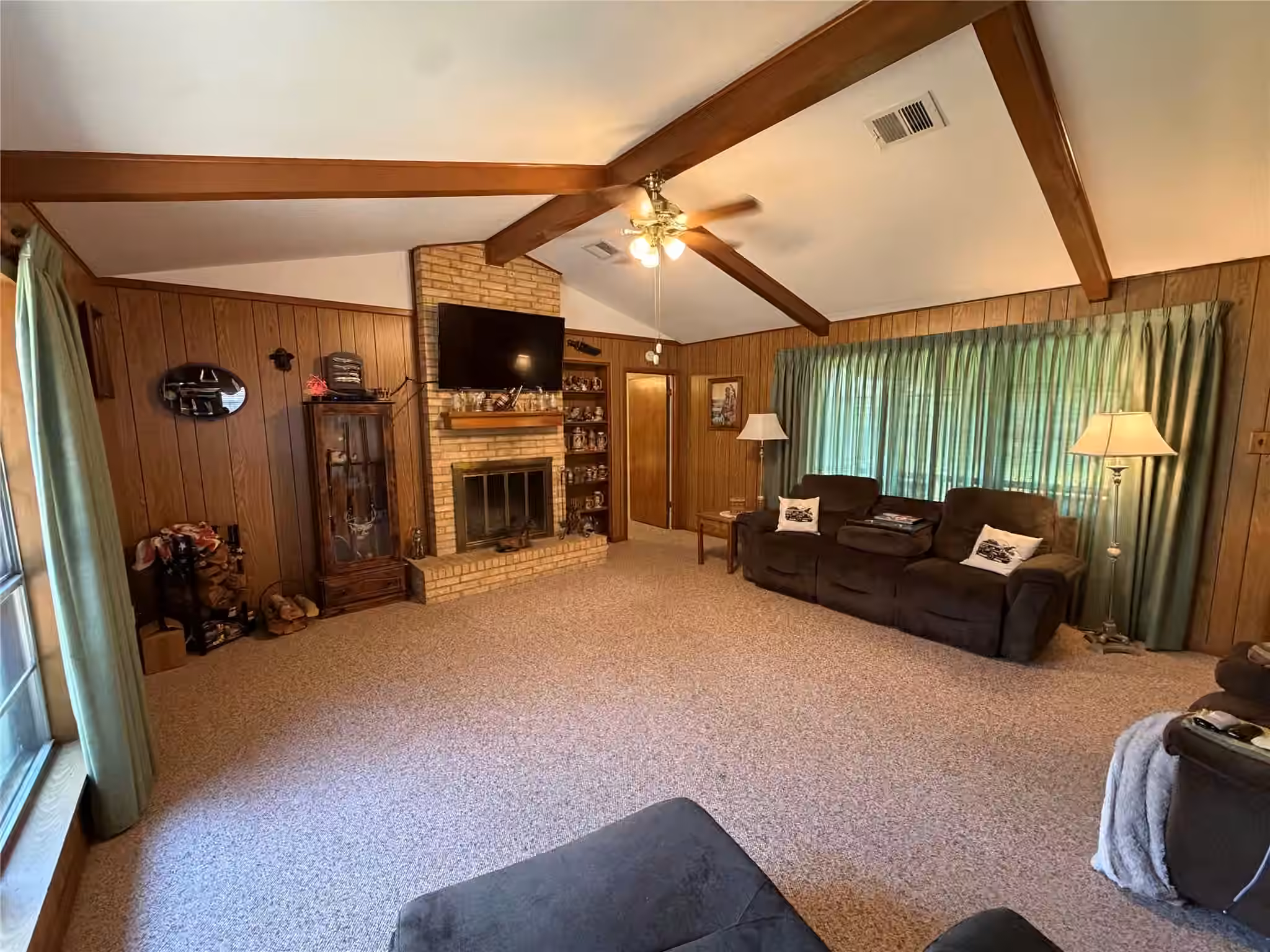 Photo 3 of 266 Inwood Drive, West Columbia, TX