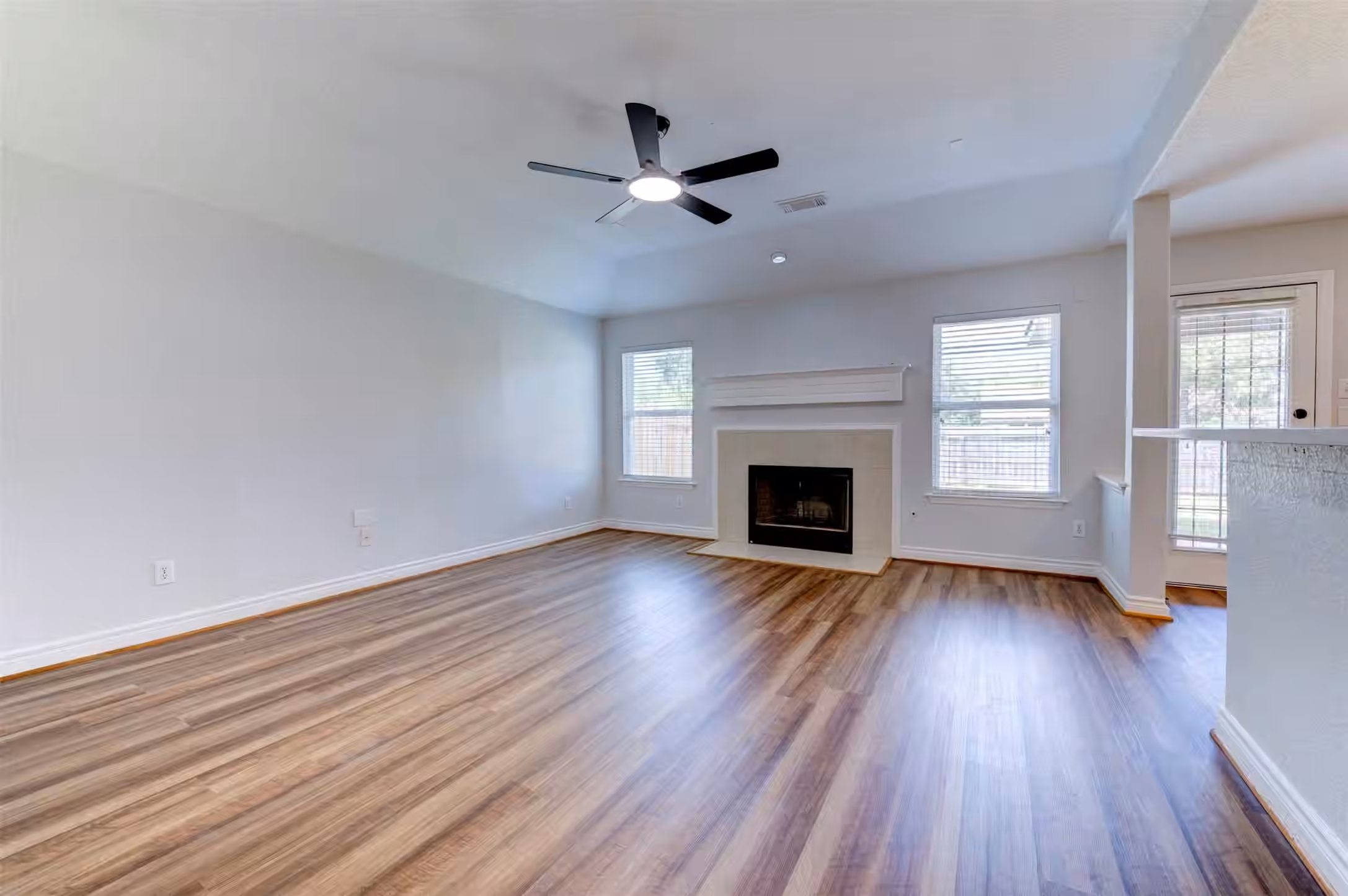 Photo 4 of 6530 Jasmine Arbor Lane, Houston, TX 77088