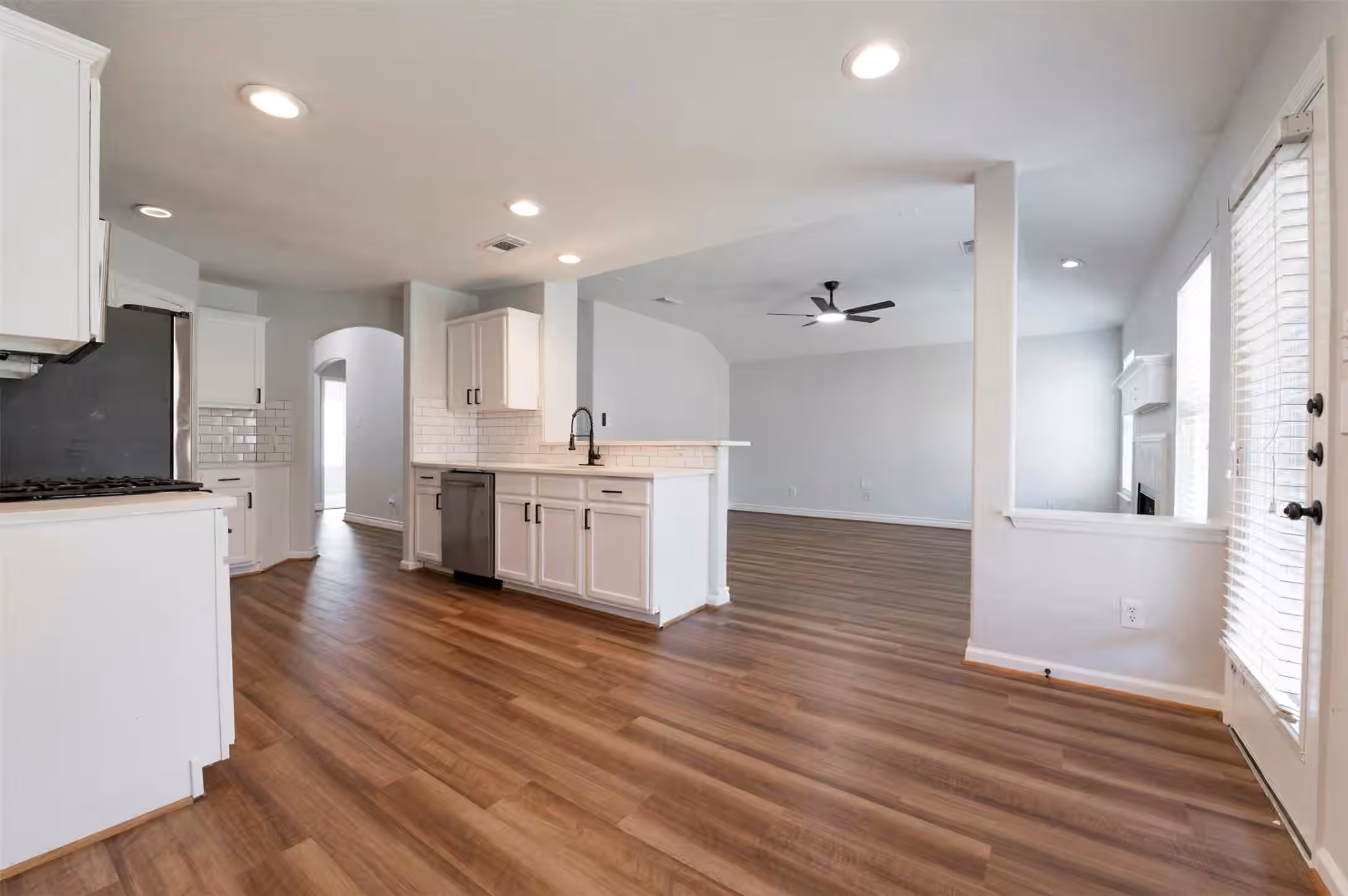 Photo 7 of 6530 Jasmine Arbor Lane, Houston, TX 77088