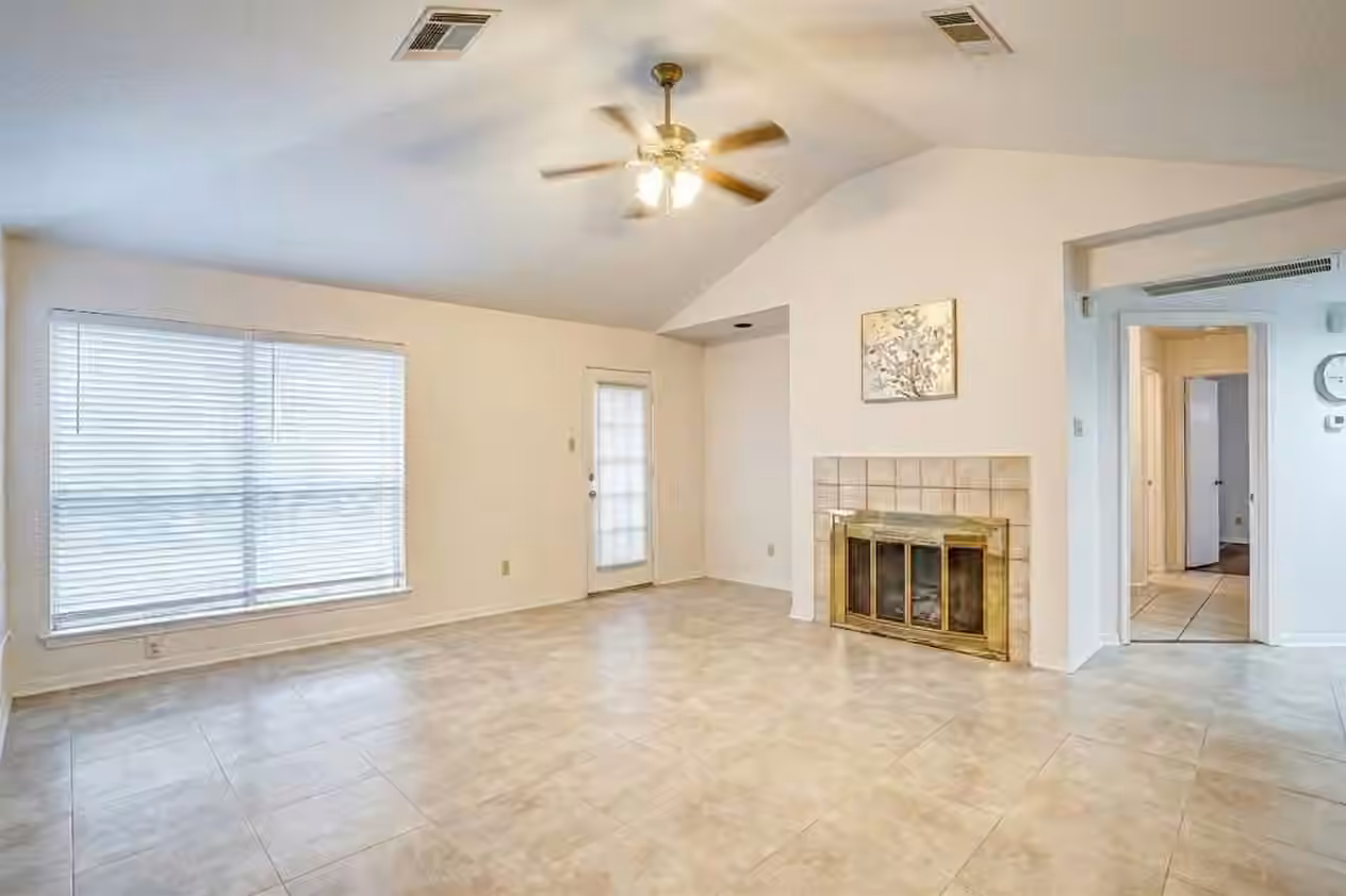 Photo 4 of 17522 Masonridge Drive, Houston, TX
