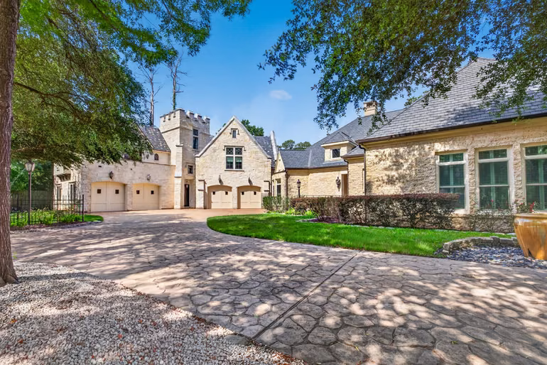 Photo of 728 Crestbend Drive, Houston, TX