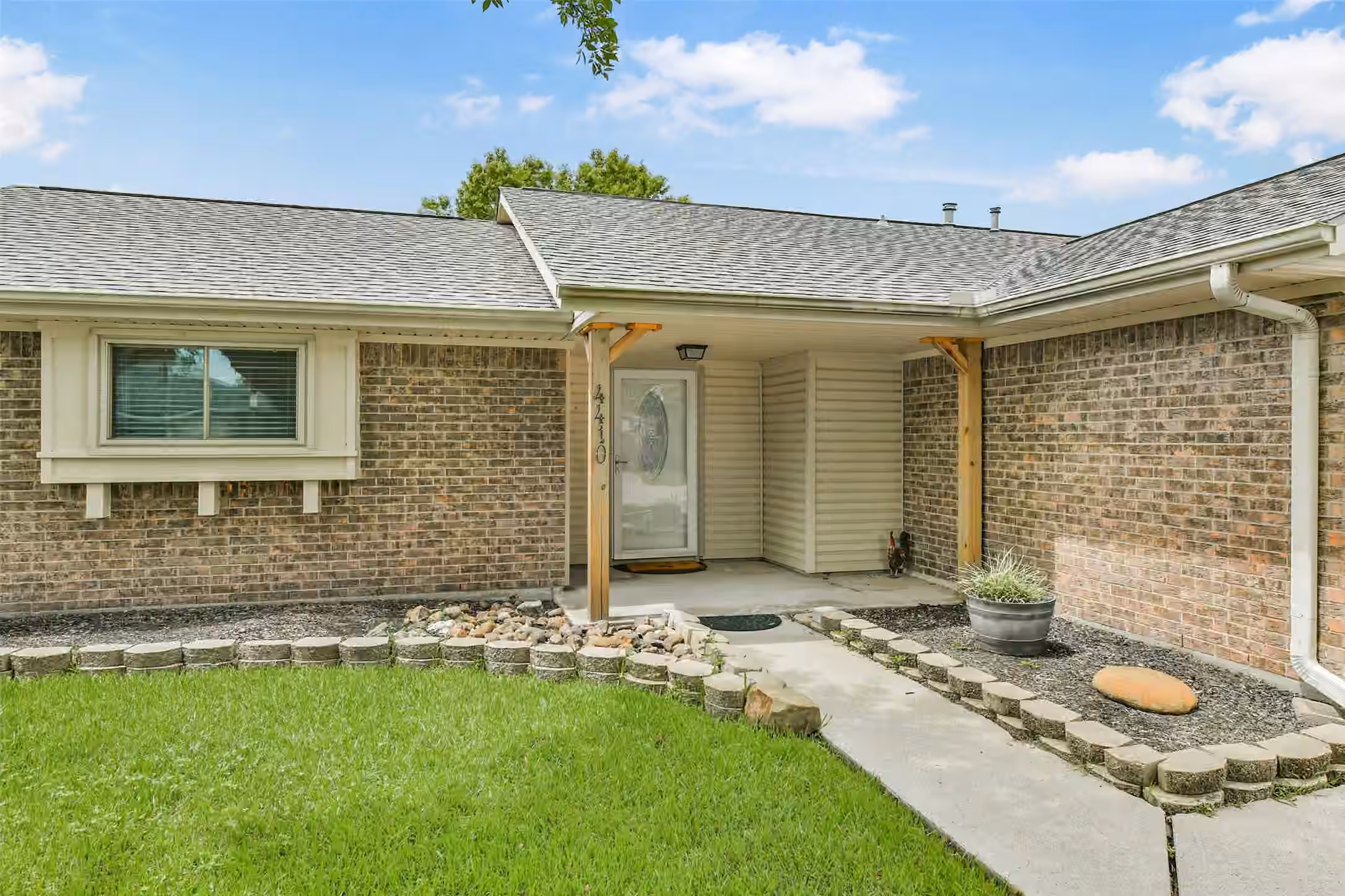 Photo 2 of 4410 Aztec Street, Pasadena, TX