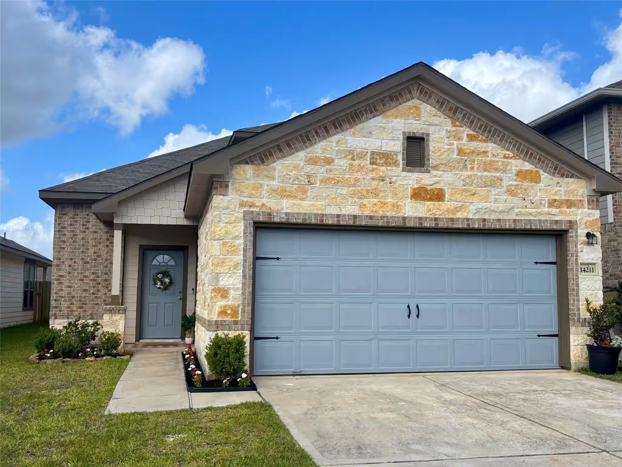 Photo 2 of 14211 Grand Hills Drive, Conroe, TX