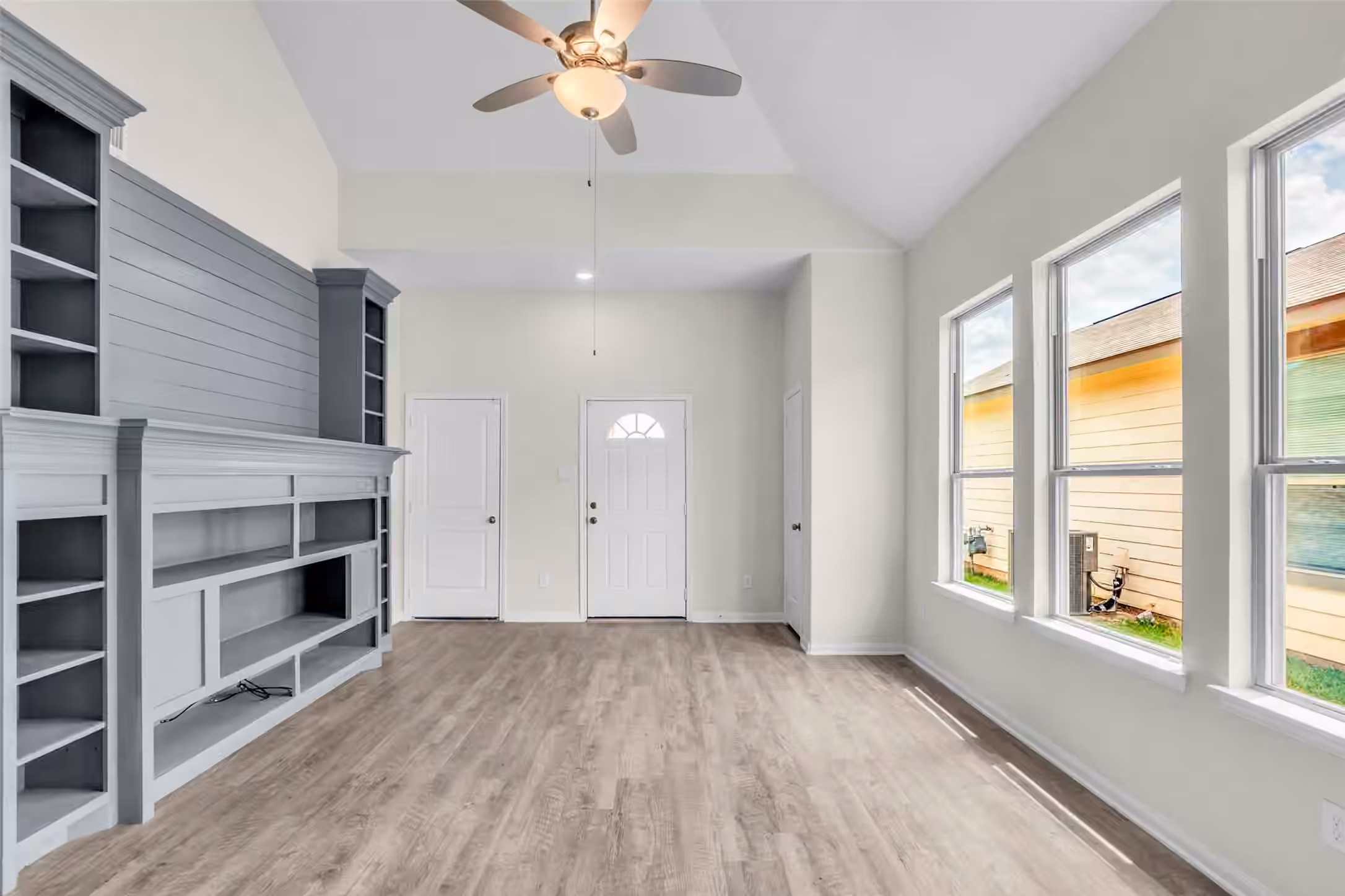 Photo 6 of 14211 Grand Hills Drive, Conroe, TX