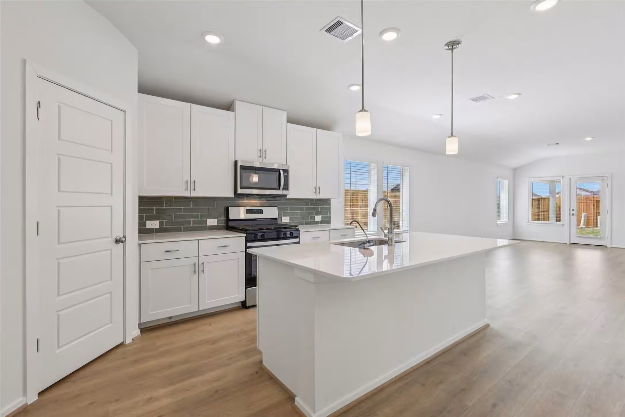 Photo 2 of 12027 Marlin Strait Drive, Baytown, TX
