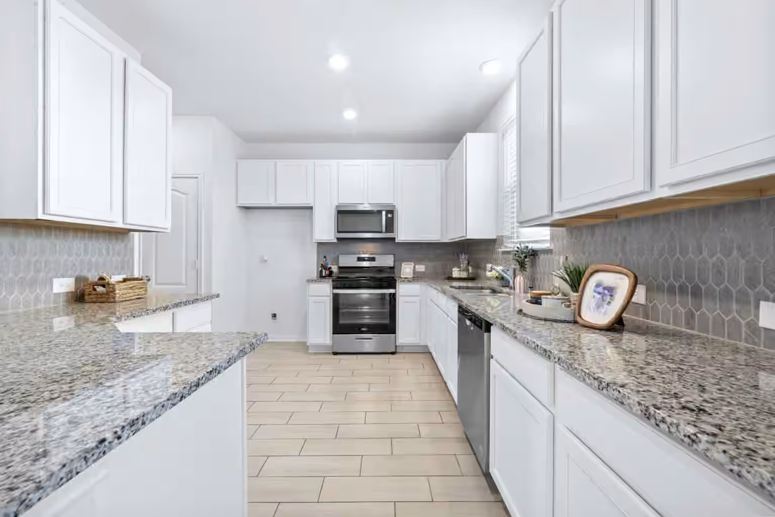 Photo 7 of 21230 Harbor Shore Drive, Cypress, TX