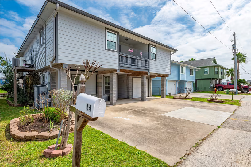 Photo 2 of 14 S Flamingo Street, La Marque, TX