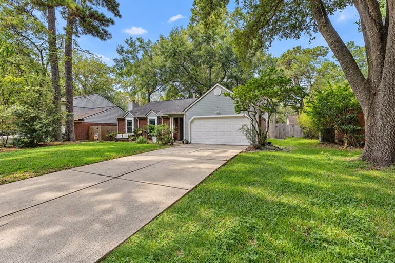 Photo 3 of 3319 Creek Shadows Drive, Kingwood, TX
