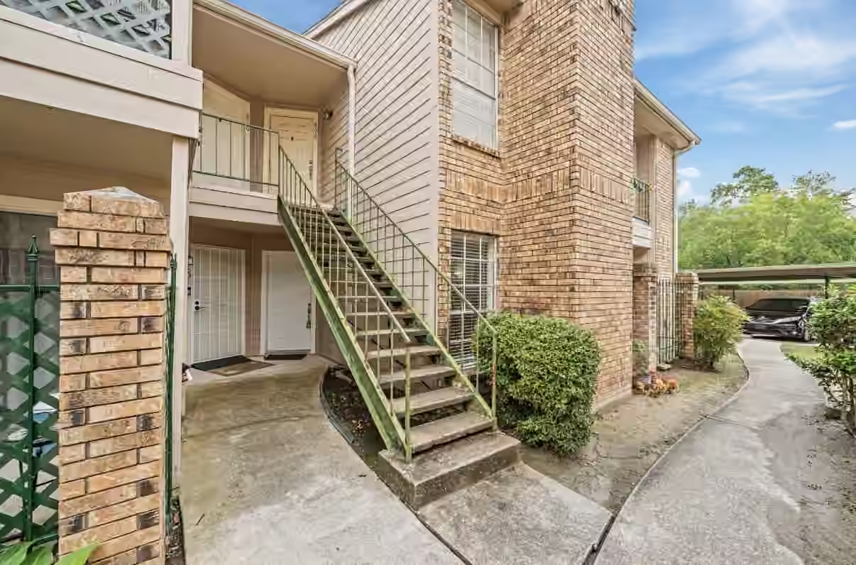 Photo 5 of 3770 Lovers Wood Lane 807, Houston, TX